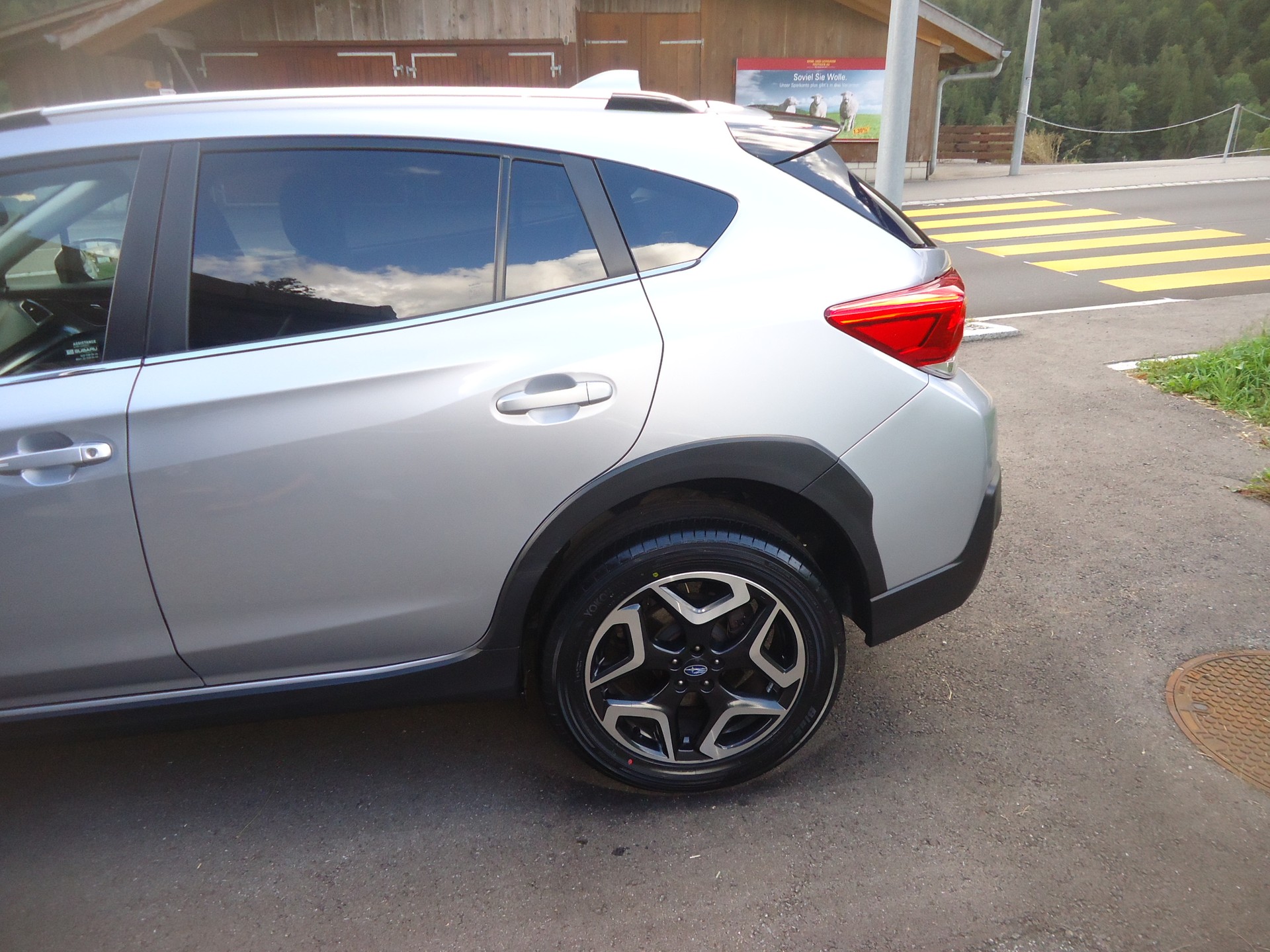 SUBARU XV 2.0 e-Boxer Swiss Plus AWD Lineartronic-image-3