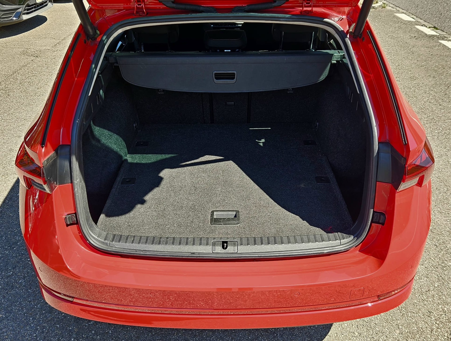 SKODA Octavia Combi 2.0 TDI DSG Ambition 4x4-image-17
