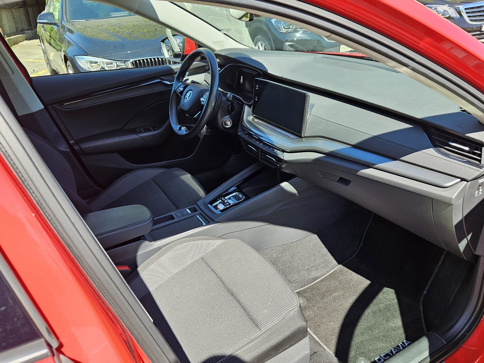 SKODA Octavia Combi 2.0 TDI DSG Ambition 4x4-image-15