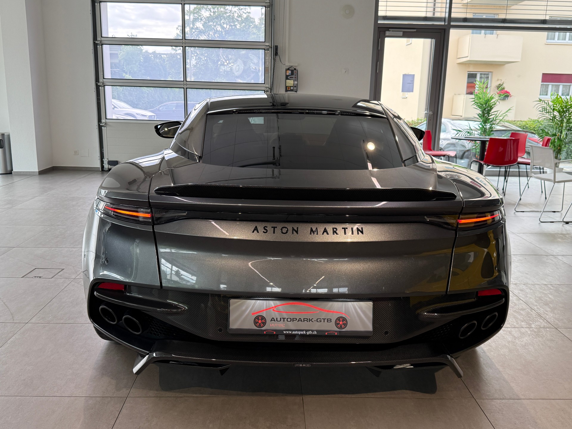 ASTON MARTIN DBS Coupé Superleggera-image-7