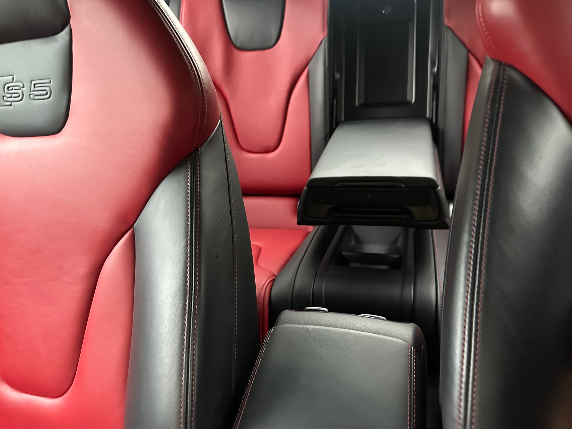 AUDI S5 Coupé 3.0 TFSI quattro S-tronic - Valeur neuve CHF 98'080.- Entretien irréprochable.-image-10