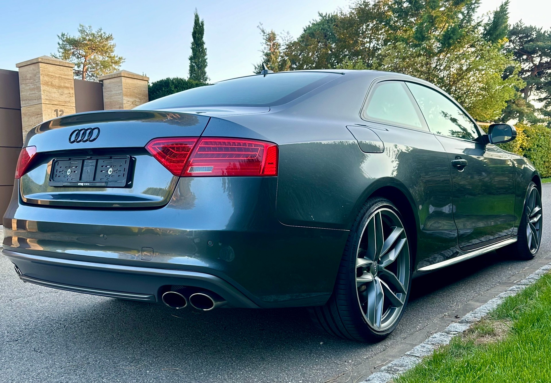 AUDI S5 Coupé 3.0 TFSI quattro S-tronic - Valeur neuve CHF 98'080.- Entretien irréprochable.-image-5