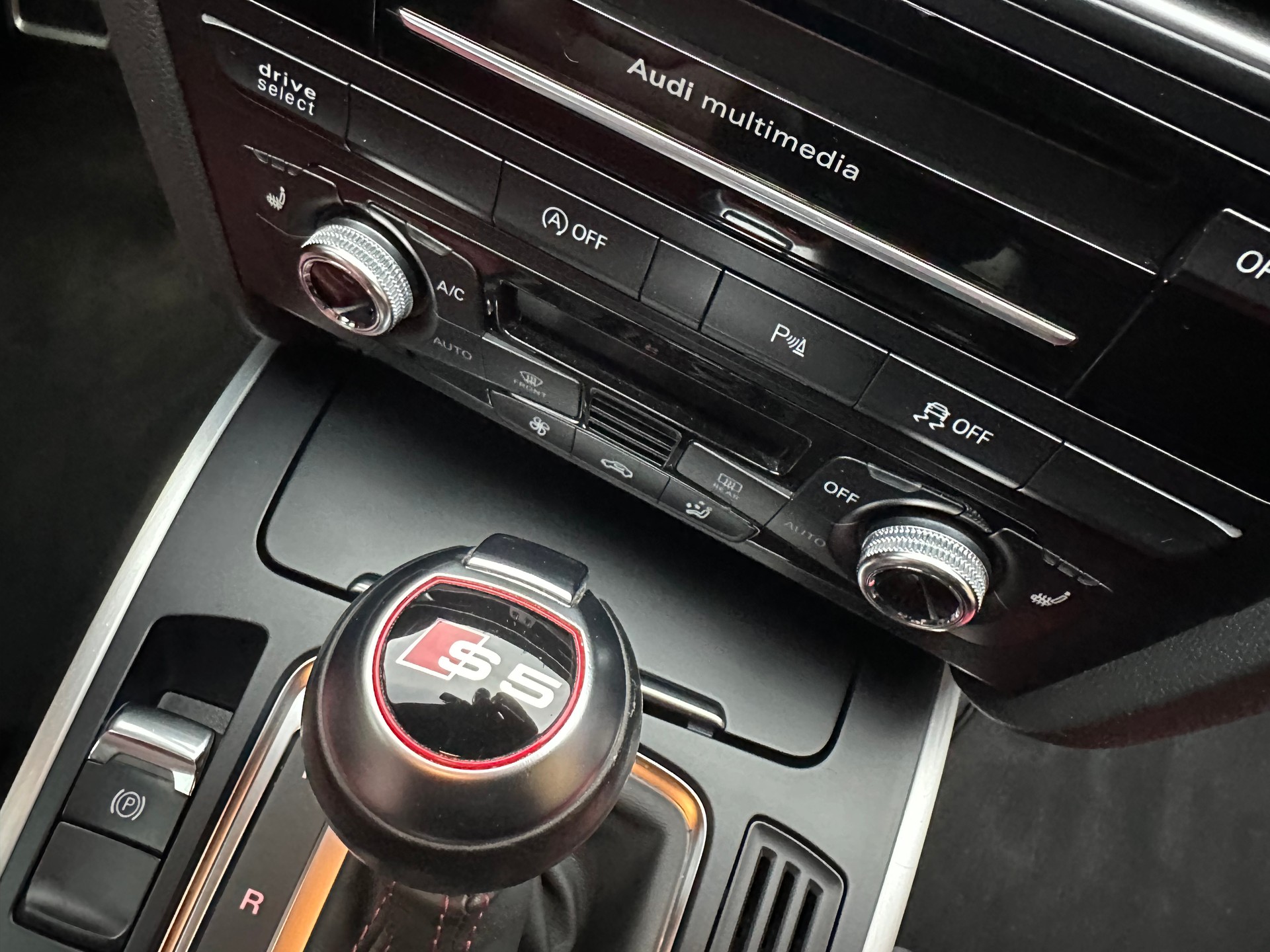 AUDI S5 Coupé 3.0 TFSI quattro S-tronic - Valeur neuve CHF 98'080.- Entretien irréprochable.-image-13