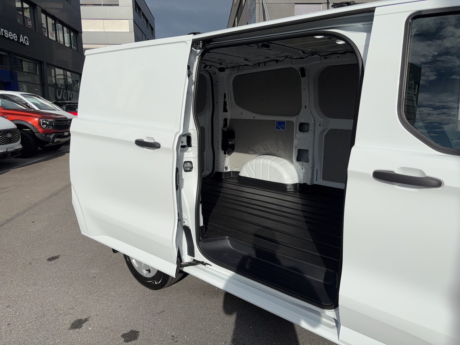FORD Transit Custom Van 280 L1 2.0 EcoBlue 110 PS Trend-image-12