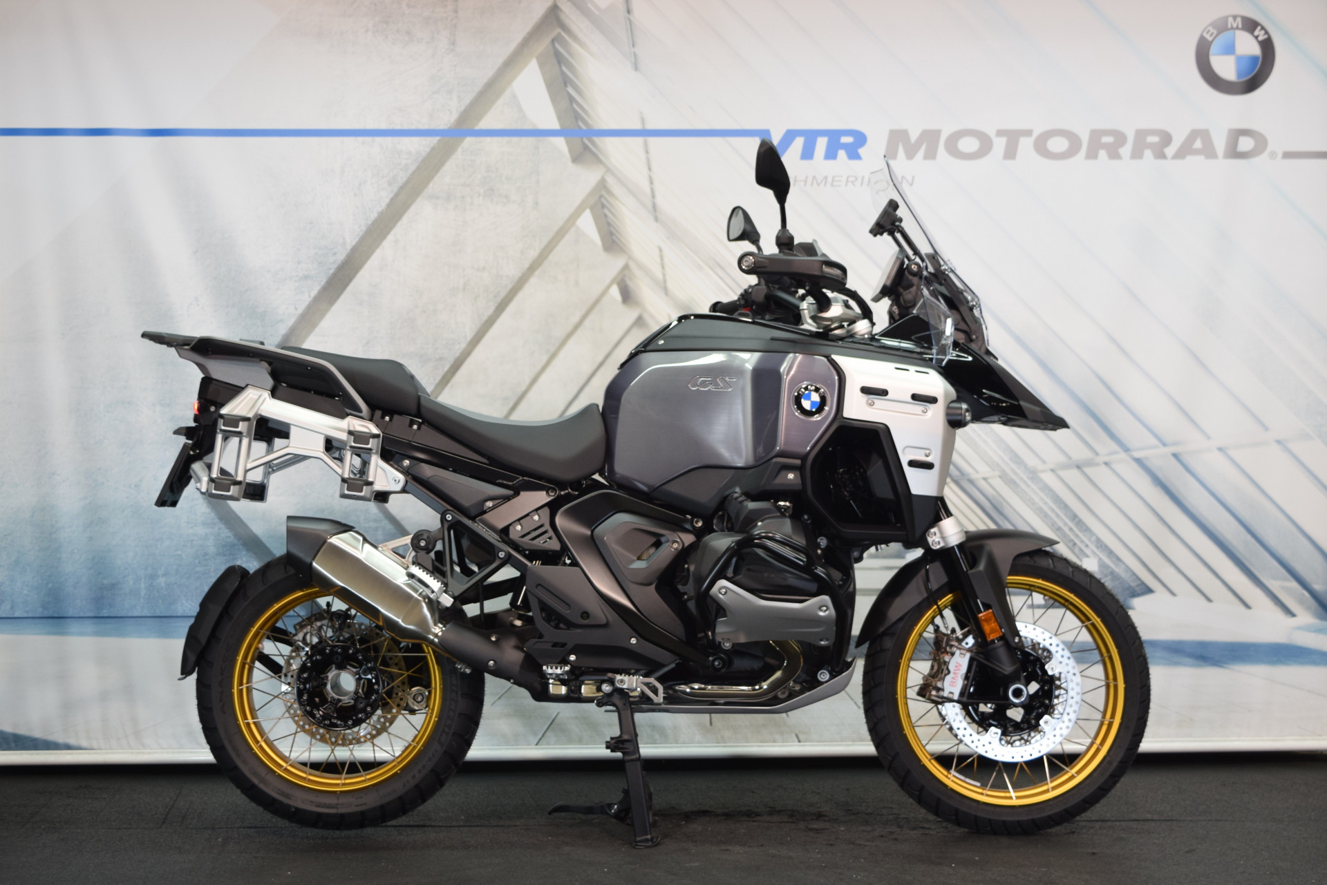 BMW R 1300 GS Adventure Triple Black-image-1