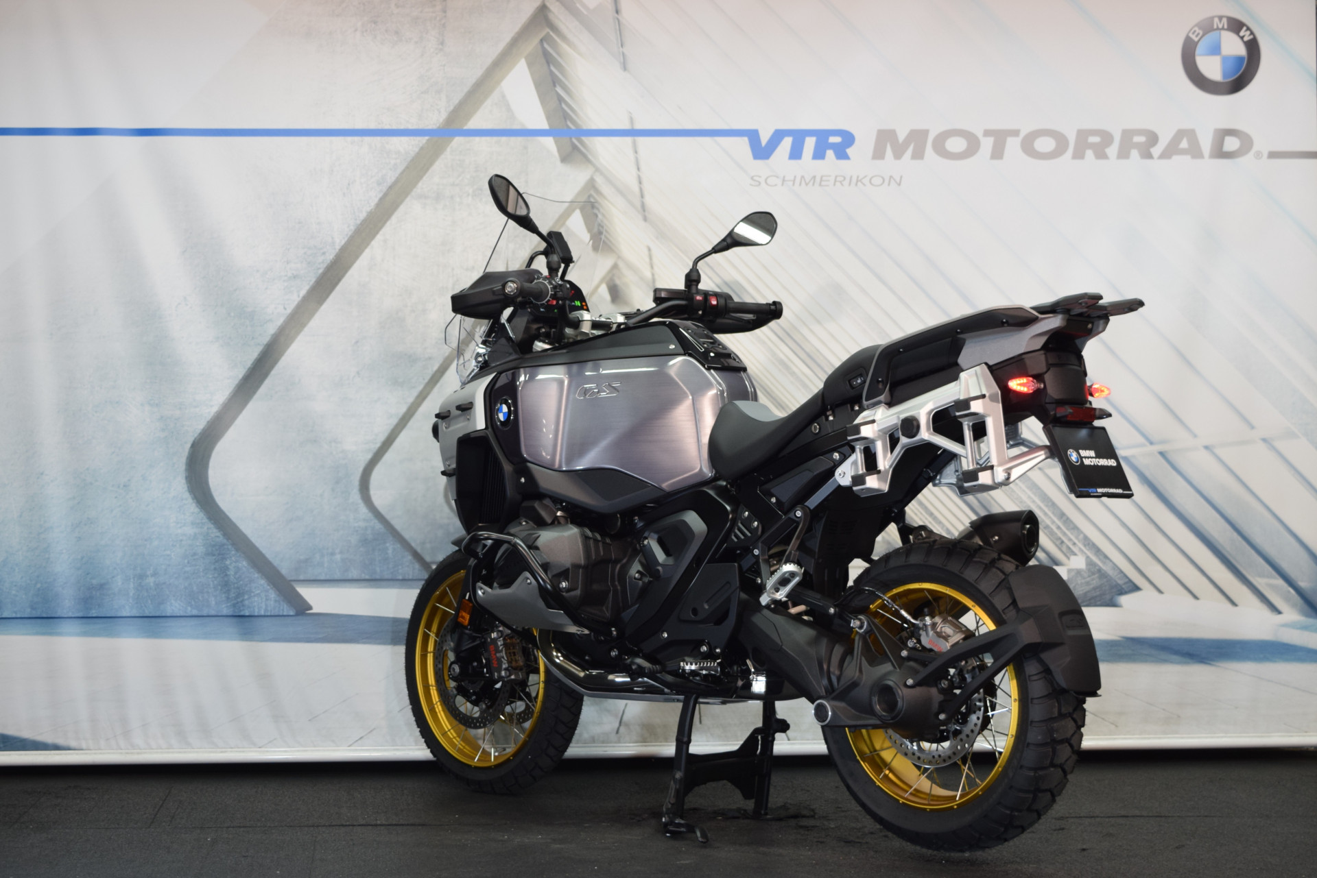 BMW R 1300 GS Adventure Triple Black-image-3