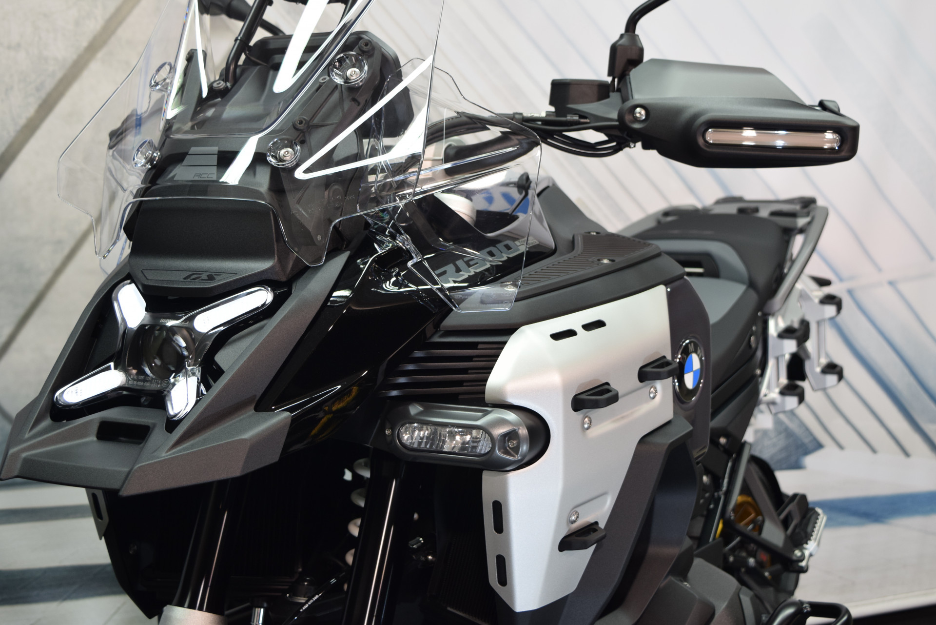 BMW R 1300 GS Adventure Triple Black-image-9