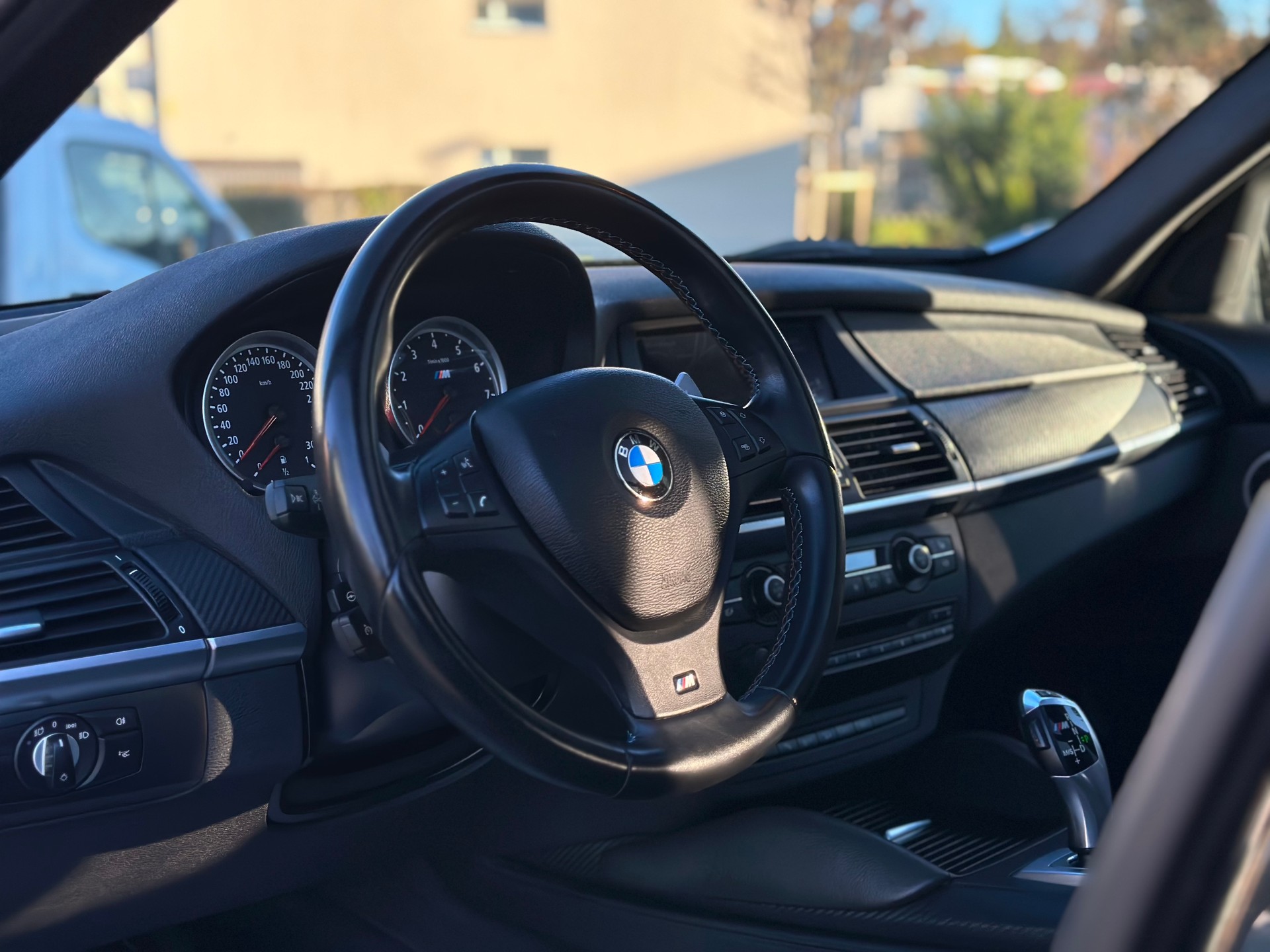 BMW X5 xDrive M Steptronic *FACELIFT INDIVIDUAL*-image-5