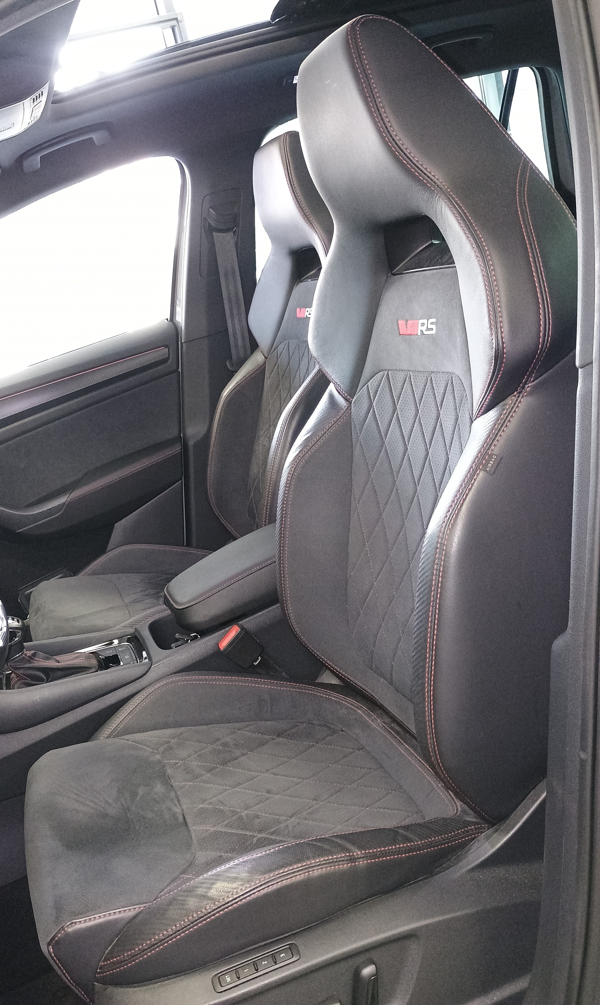 SKODA Kodiaq 2.0 TSI 4x4 RS-image-9