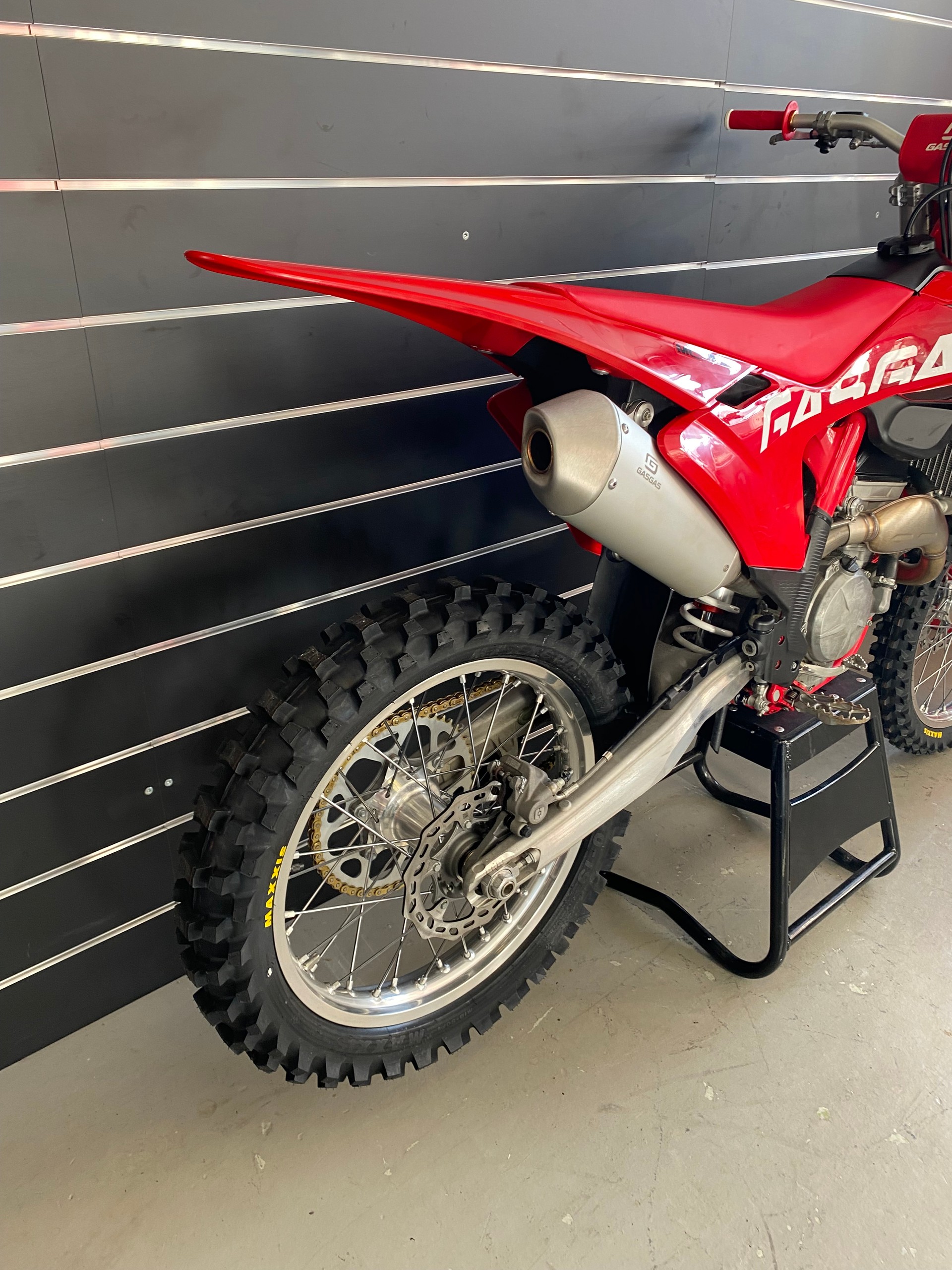 GASGAS MC 250F 2024-showroom-element-3