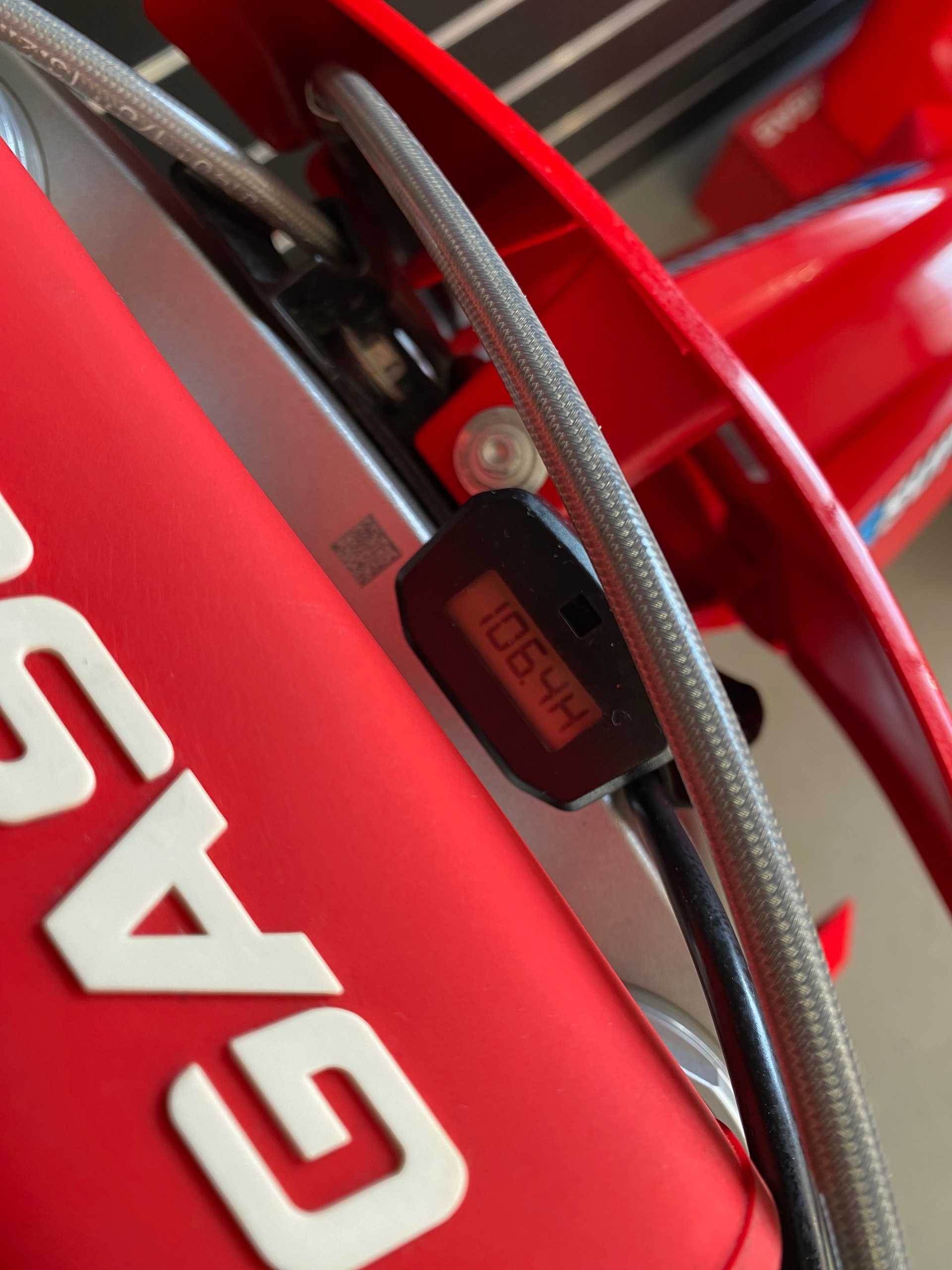 GASGAS MC 250F 2024-showroom-element-2