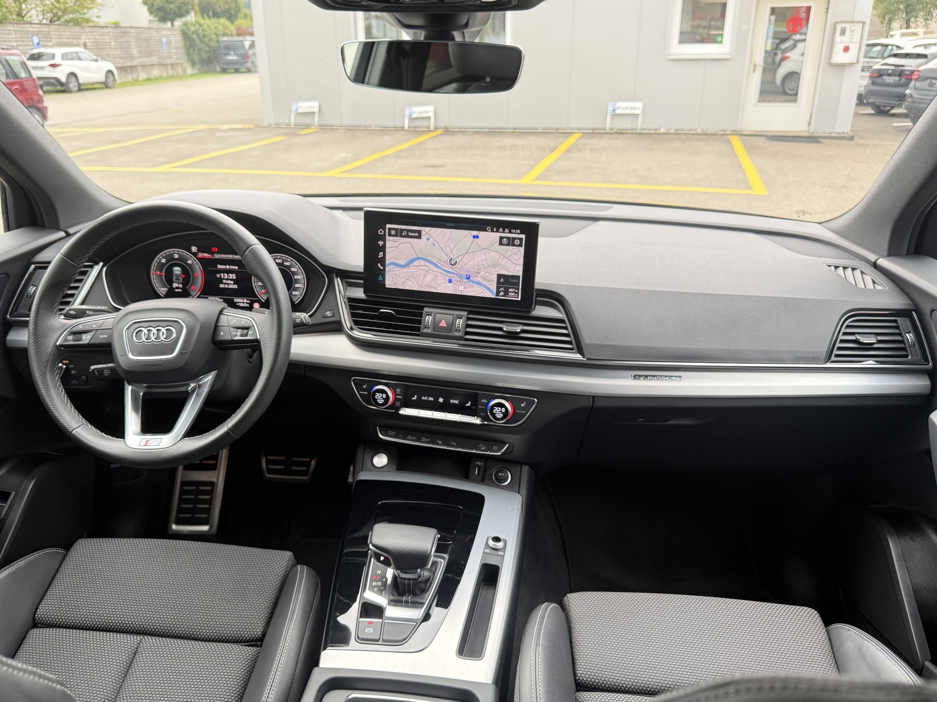 AUDI Q5 2.0 40 TDI S Line quattro S-Tronic-image-15