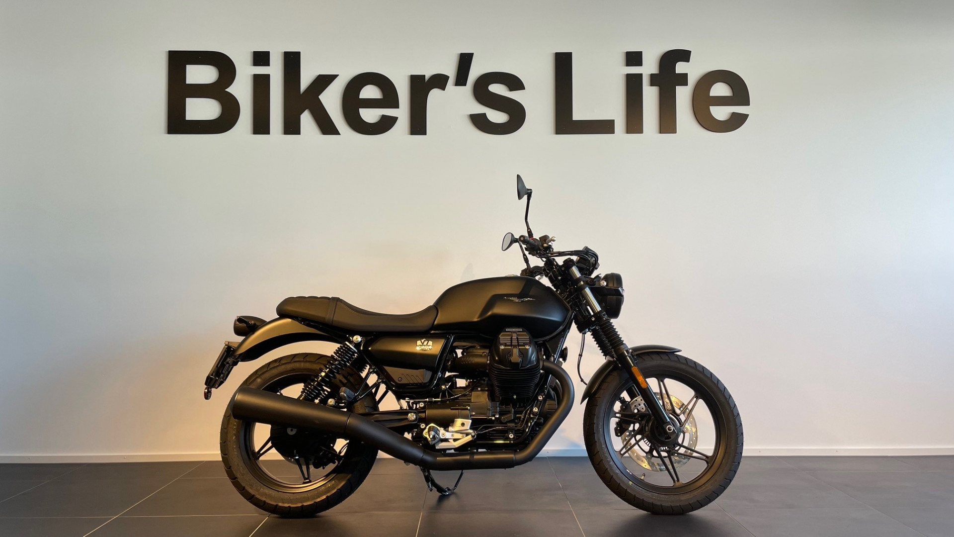 MOTO GUZZI V7 850 Stone-image-0