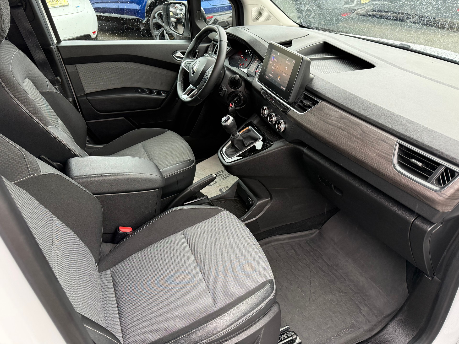 RENAULT Kangoo 1.5 dCi 95 Intens-image-9