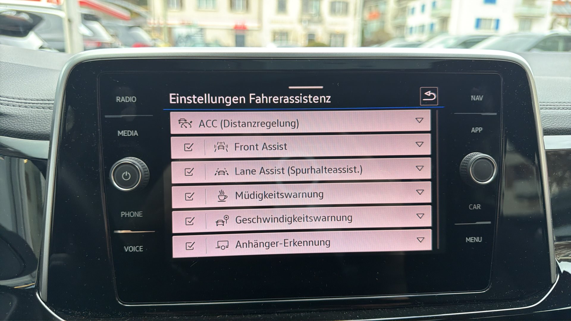 VW T-Roc R-LINE 4MOTION *** PANORAMAGLASDACH & ANHÄNGEKUPPLUNG ***-image-16