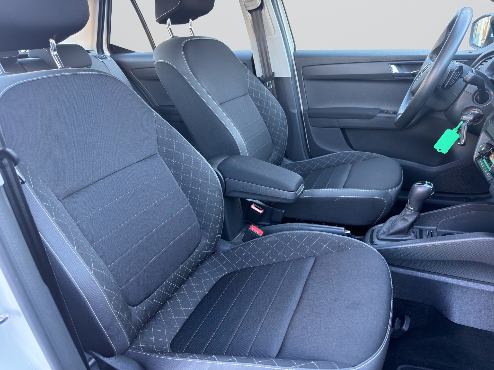 SKODA Fabia 1.0 TSI Ambition DSG-image-9