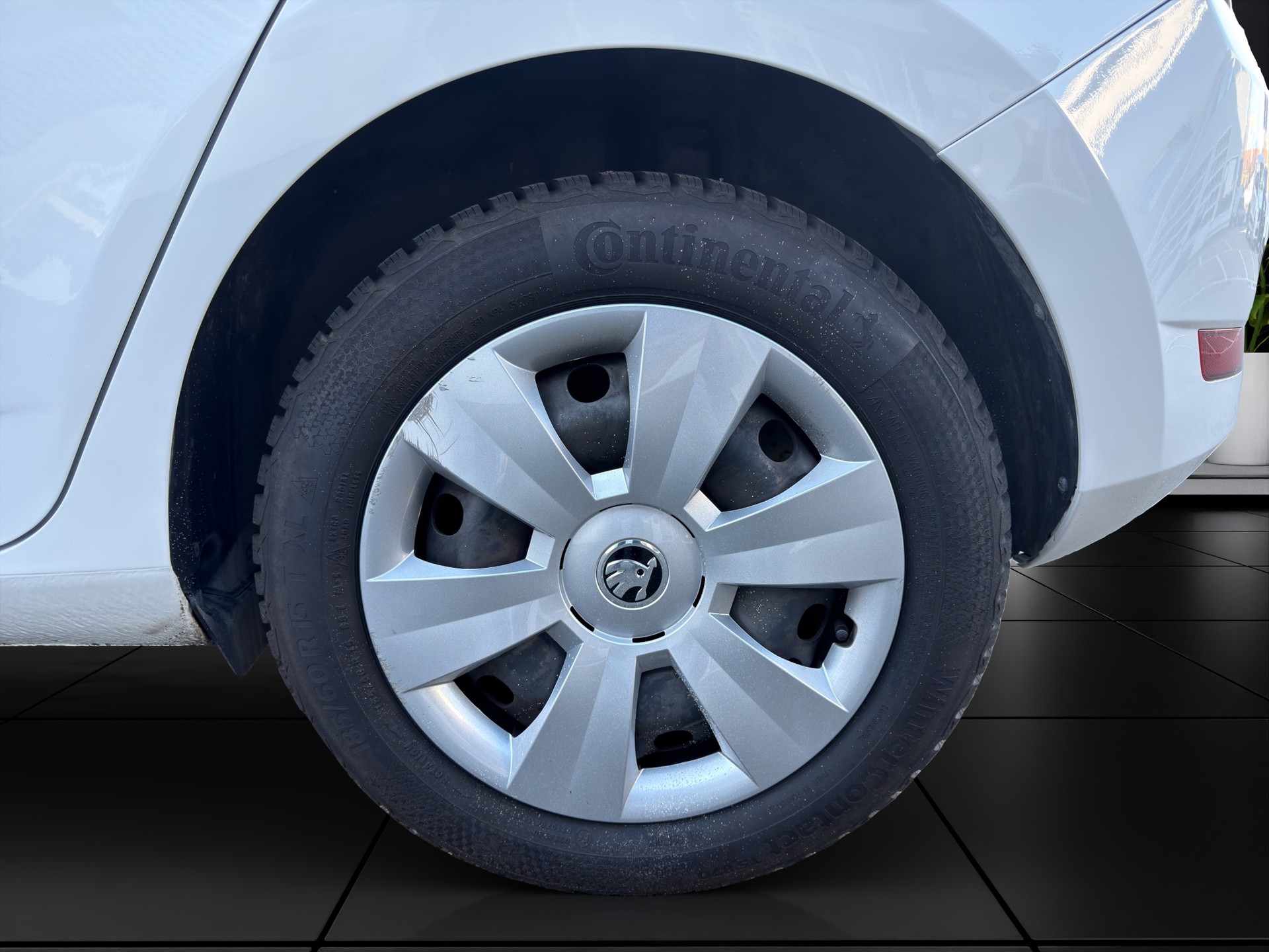 SKODA Fabia 1.0 TSI Ambition DSG-image-24