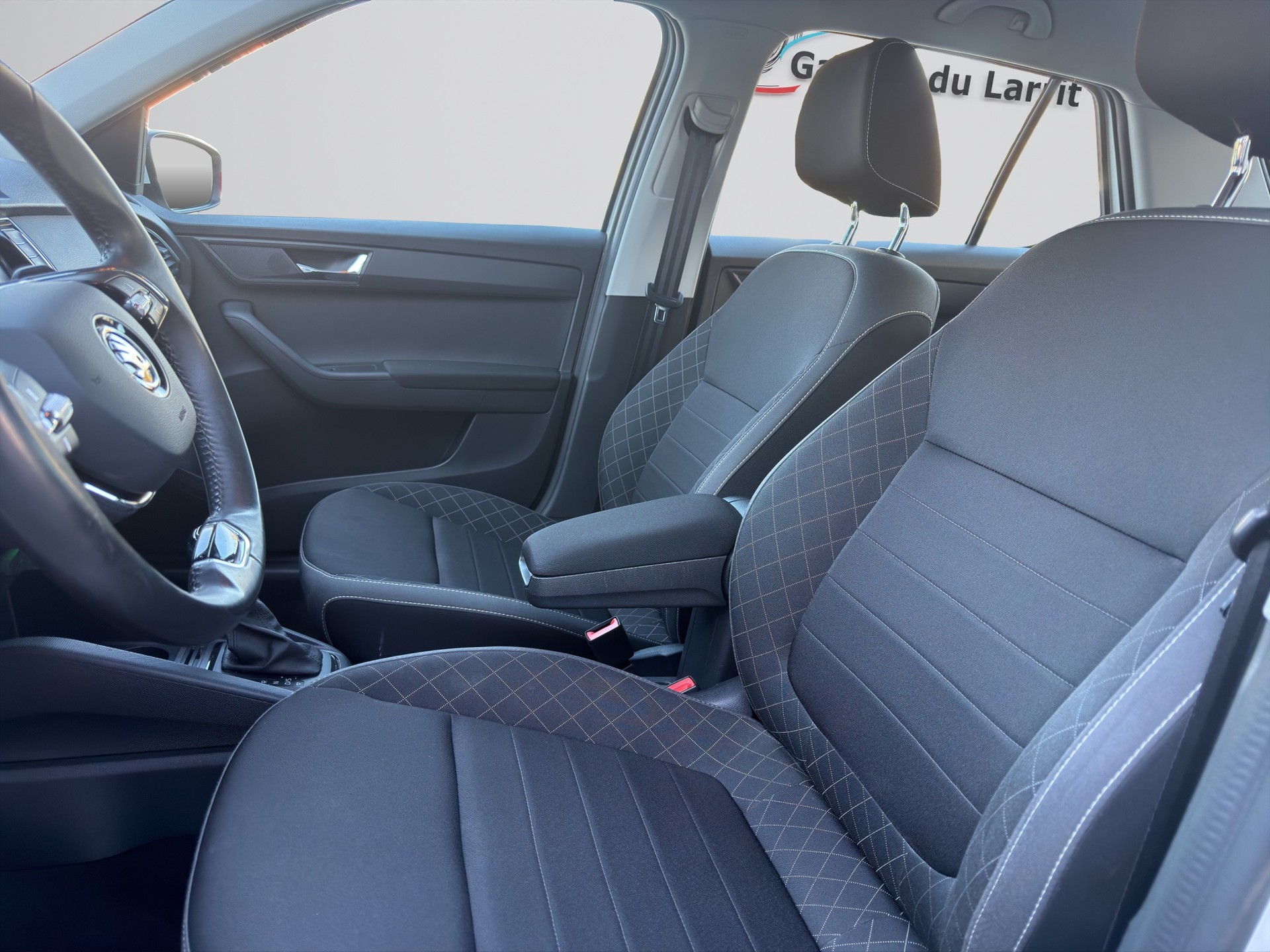 SKODA Fabia 1.0 TSI Ambition DSG-image-8