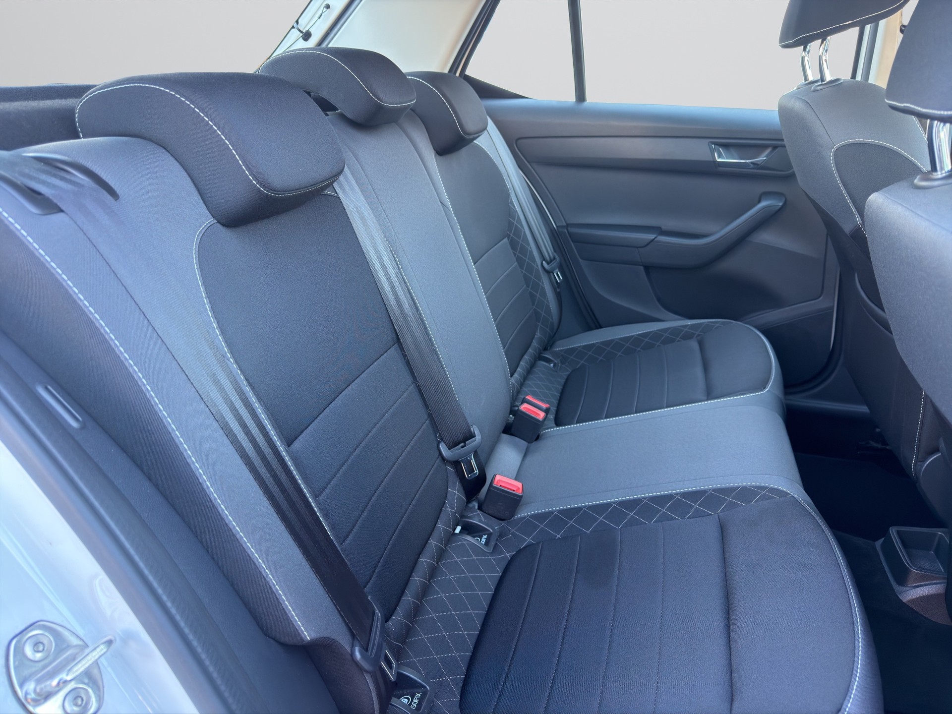 SKODA Fabia 1.0 TSI Ambition DSG-image-11