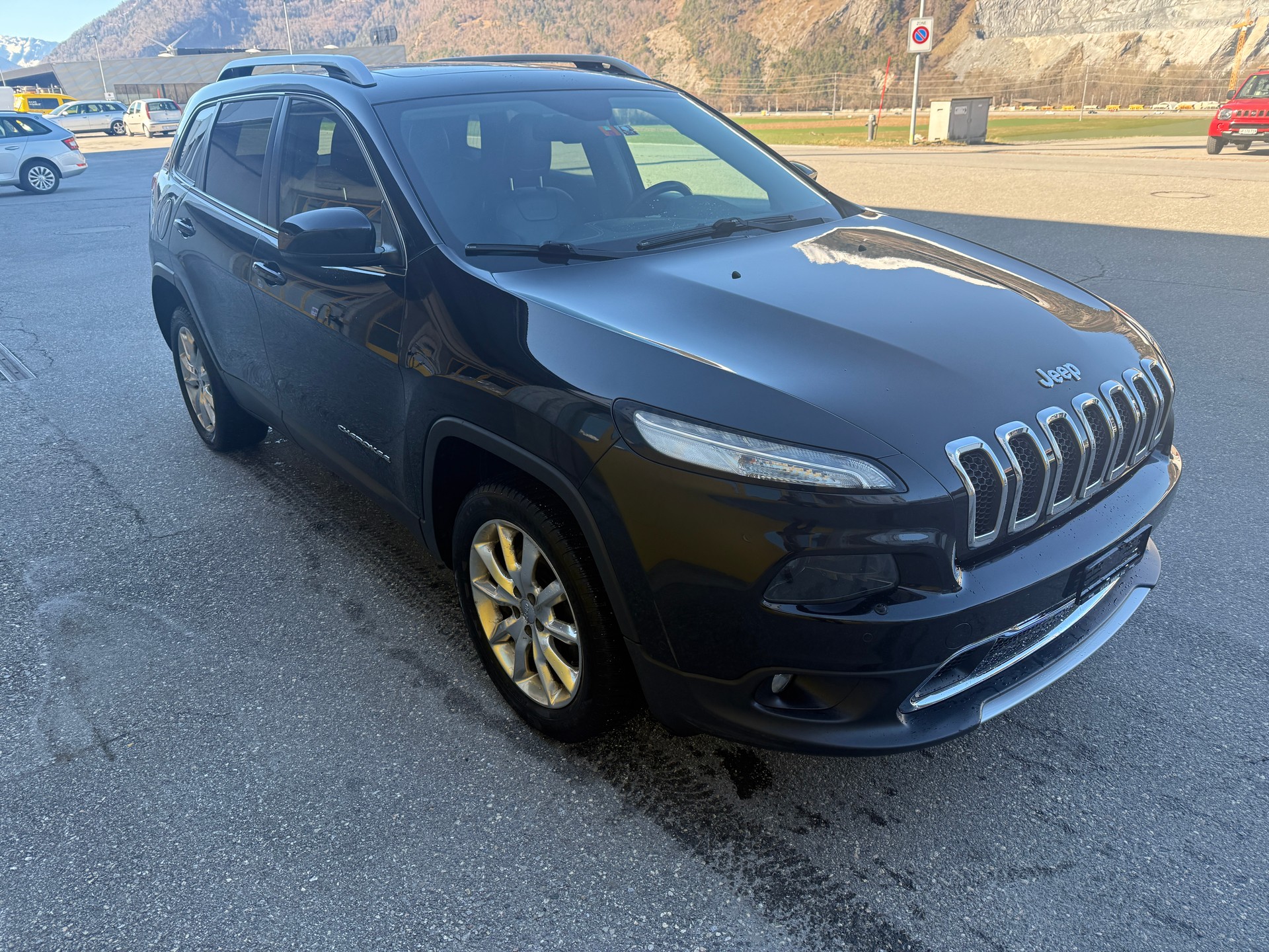 JEEP CHEROKEE-image-1