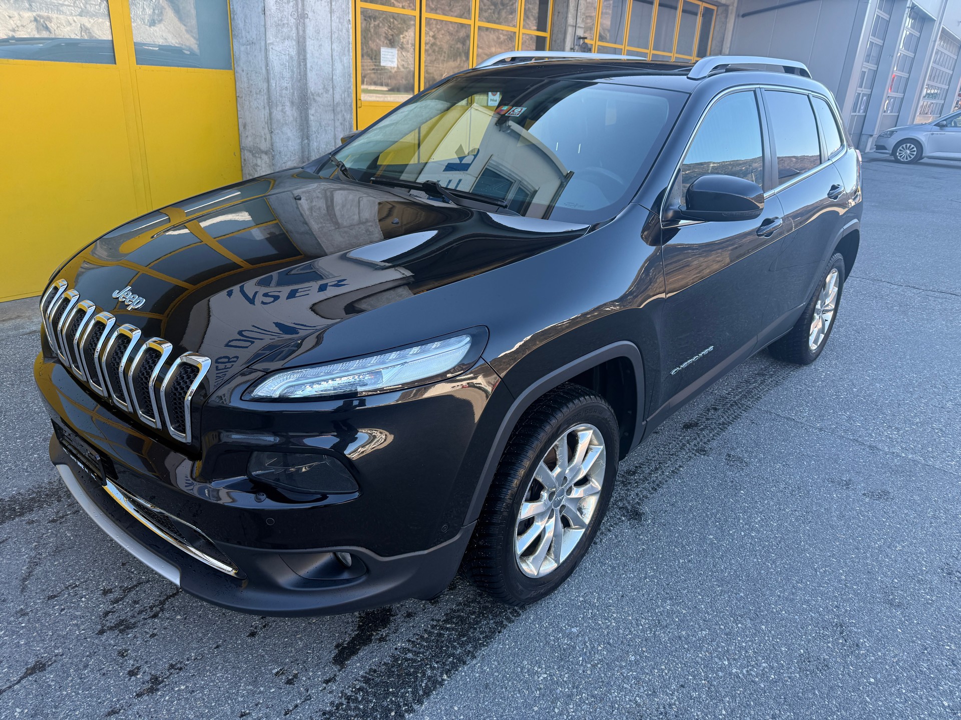 JEEP CHEROKEE