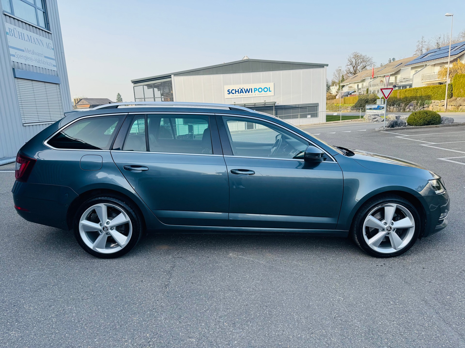 SKODA Octavia Combi 1.8 TSI Style DSG-image-6