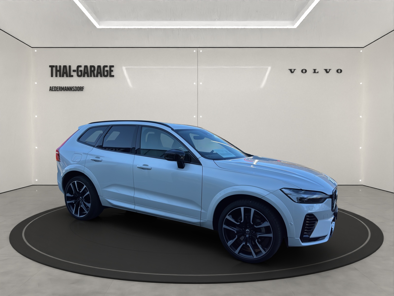 VOLVO XC60 2.0 T8 TE Ultimate Dark eAWD-showroom-element-2