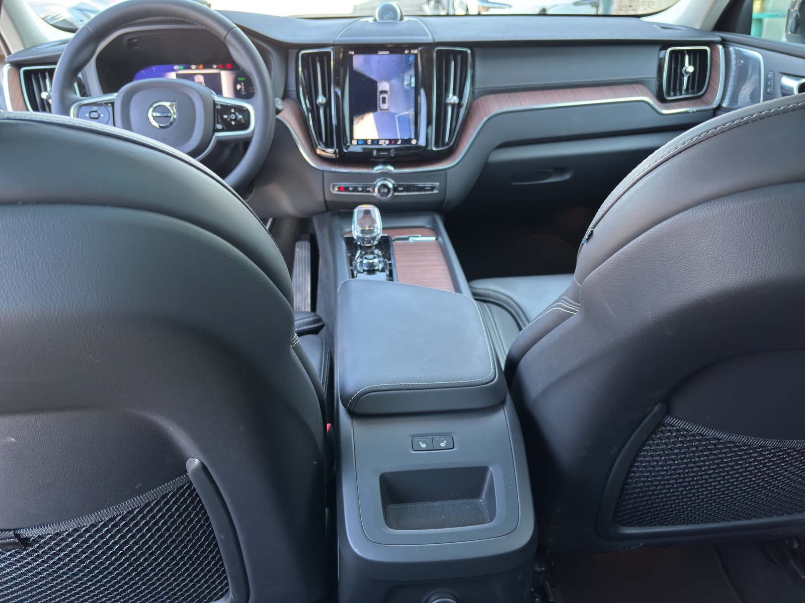 VOLVO XC60 2.0 T8 TE Ultimate Dark eAWD-image-10