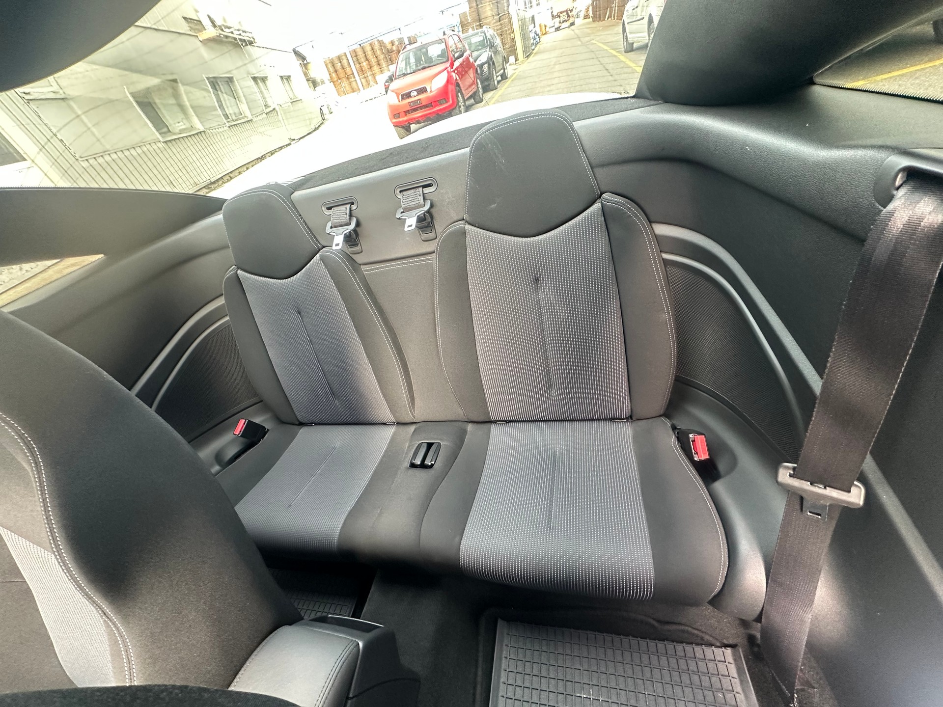 PEUGEOT RCZ 2.0 HDI-image-8