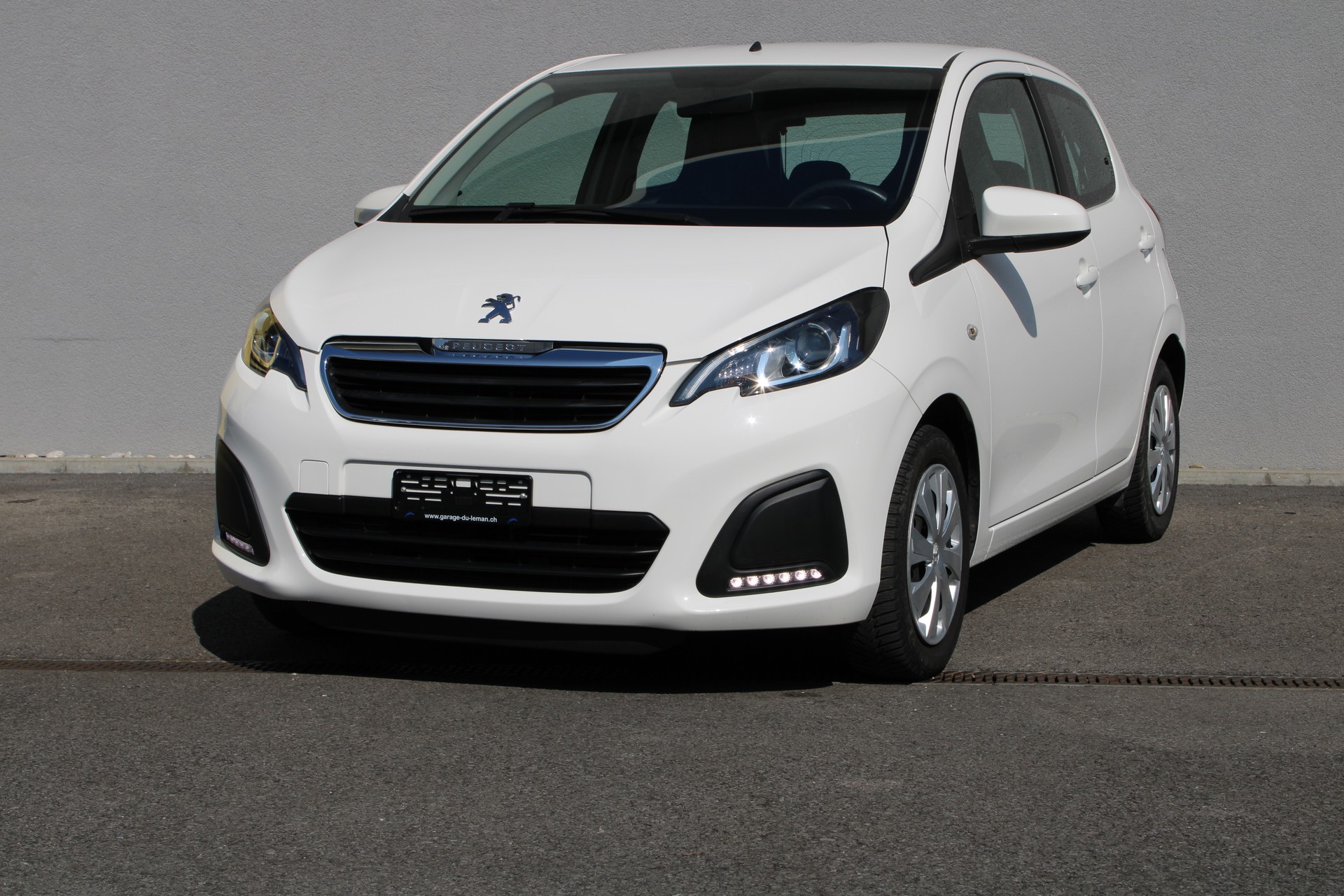 PEUGEOT 108 e-1.0 VTi Stop&Start Active-showroom-element-1