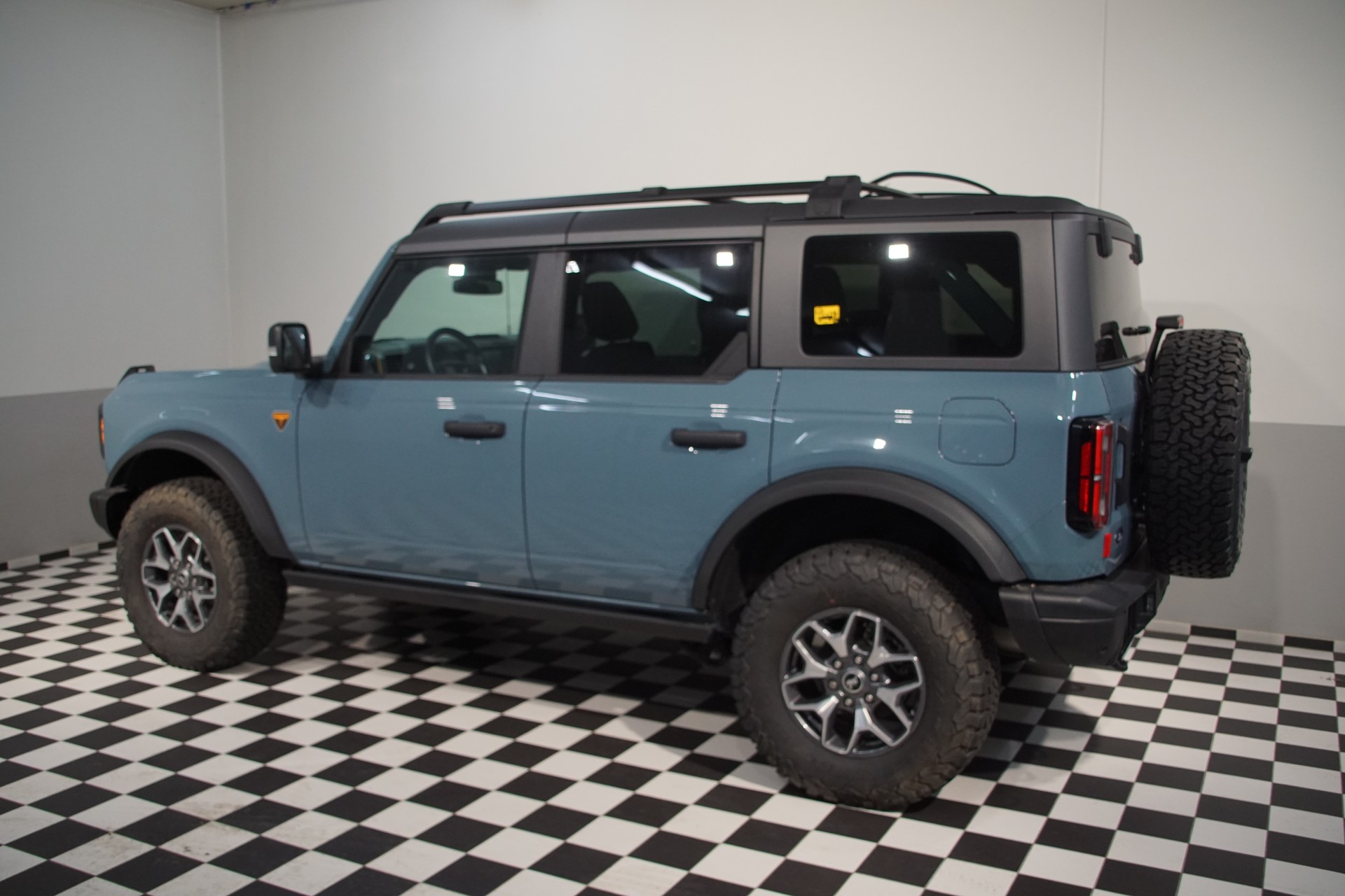 FORD Bronco 2.7 EcoB Badlands e-4WD Area-51-image-9