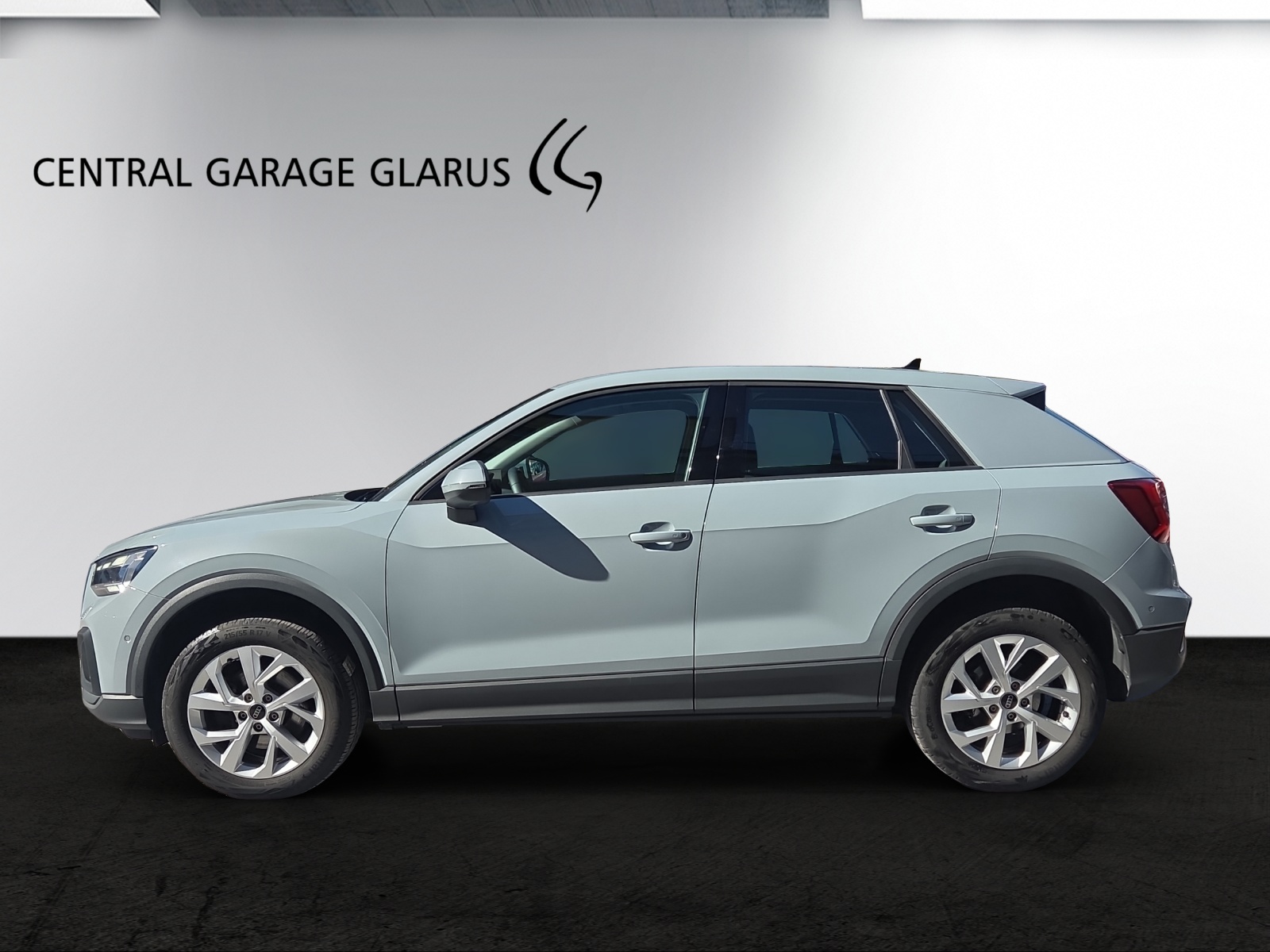 AUDI Q2 40 TFSI Attraction quattro S-tronic-showroom-element-3