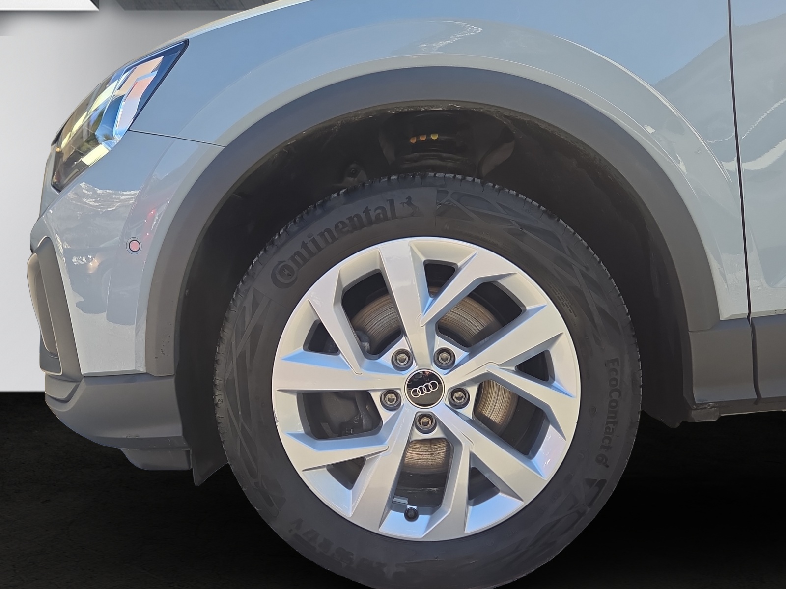 AUDI Q2 40 TFSI Attraction quattro S-tronic-image-8