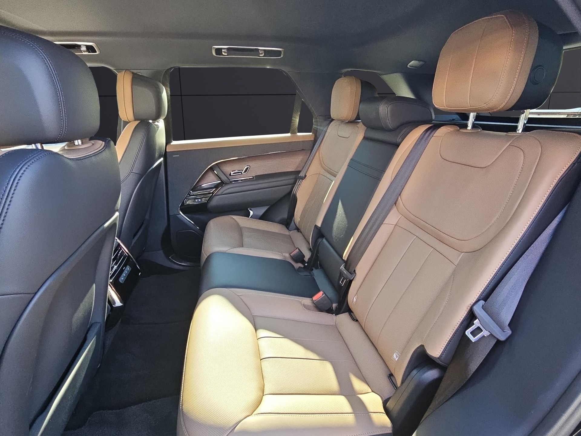 LAND ROVER Range Rover Sport 3.0 I6 300 SE Dynamic-image-10