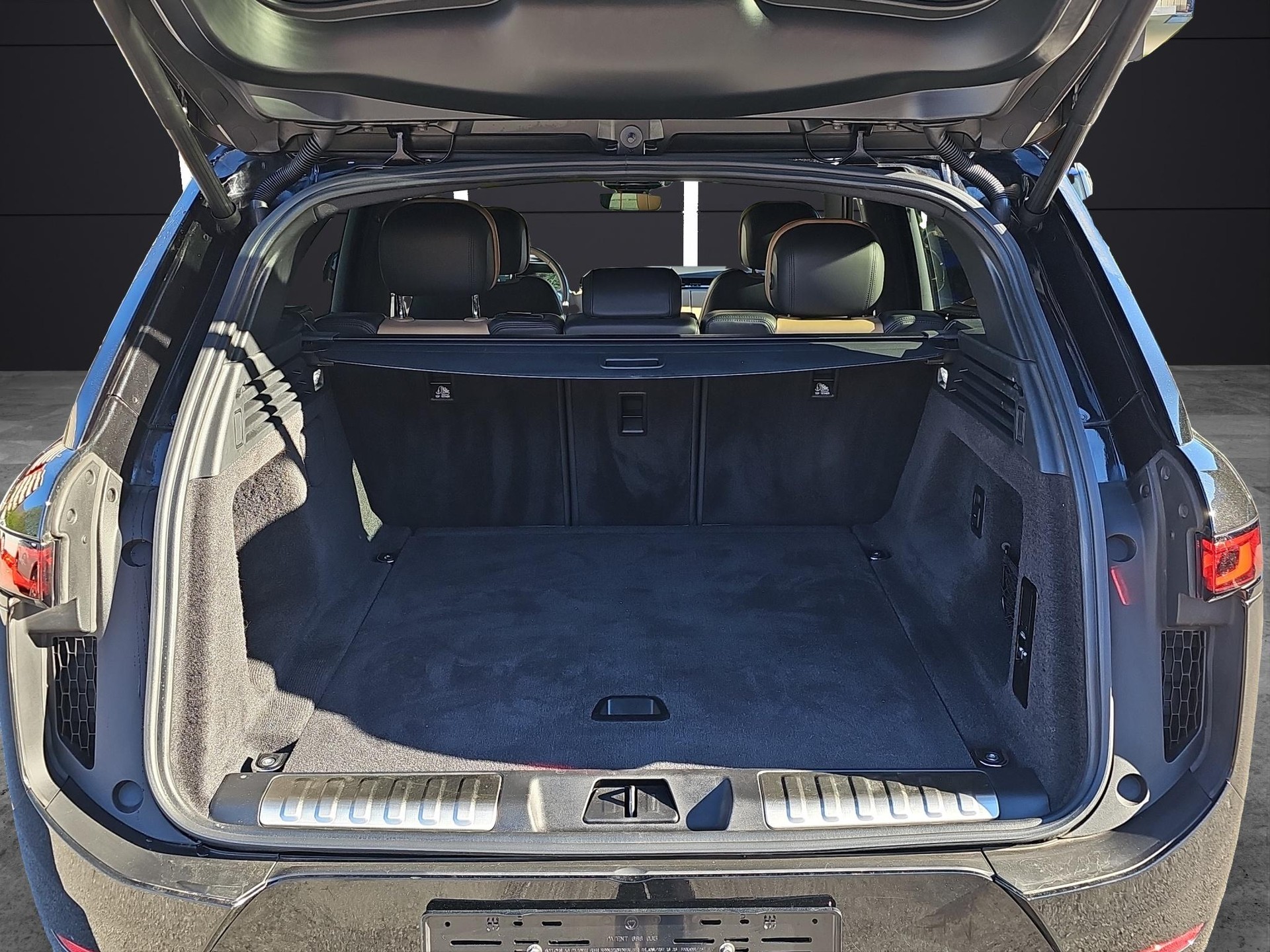LAND ROVER Range Rover Sport 3.0 I6 300 SE Dynamic-image-12