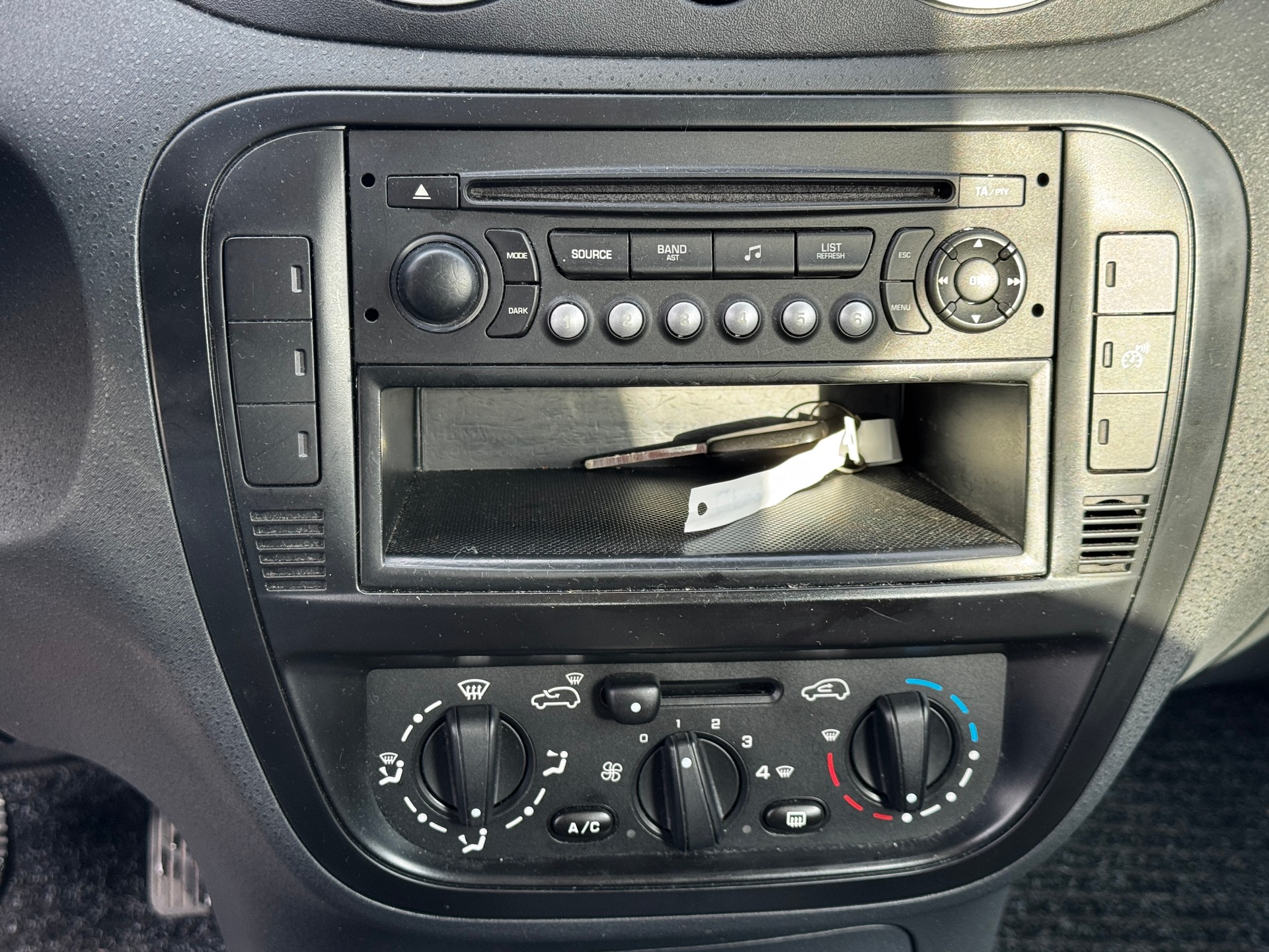 CITROEN C3 1.4i Furio-image-10