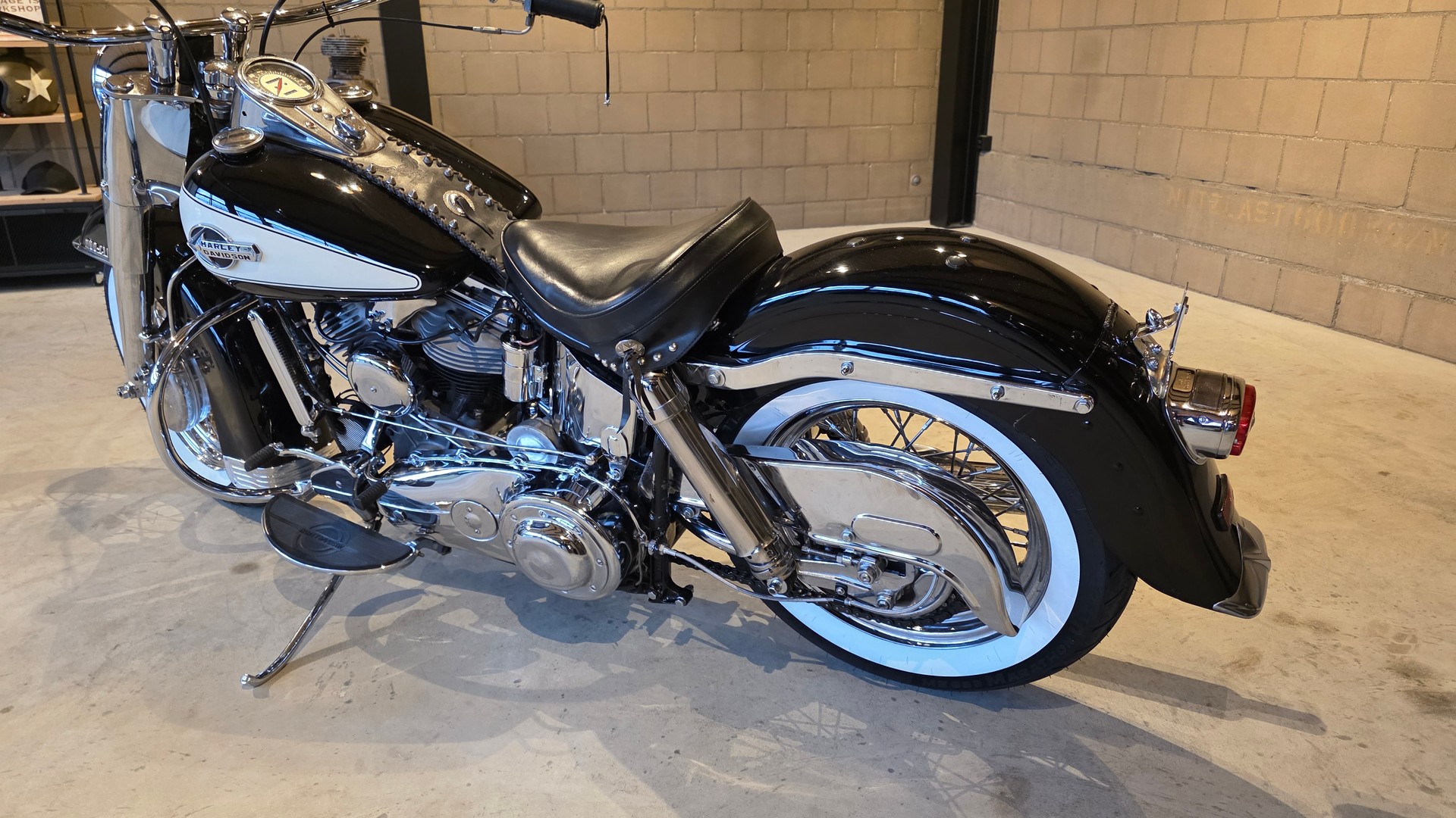 HARLEY-DAVIDSON Duo Glide Pan Head-image-1