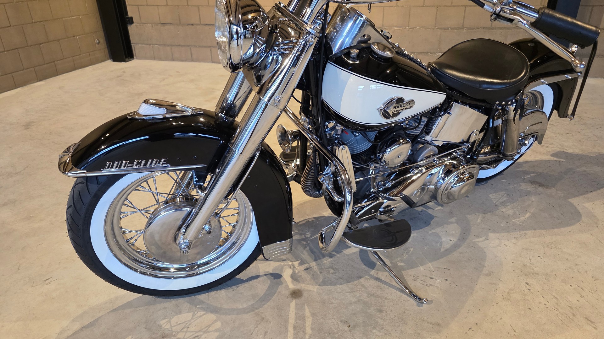 HARLEY-DAVIDSON Duo Glide Pan Head-image-4