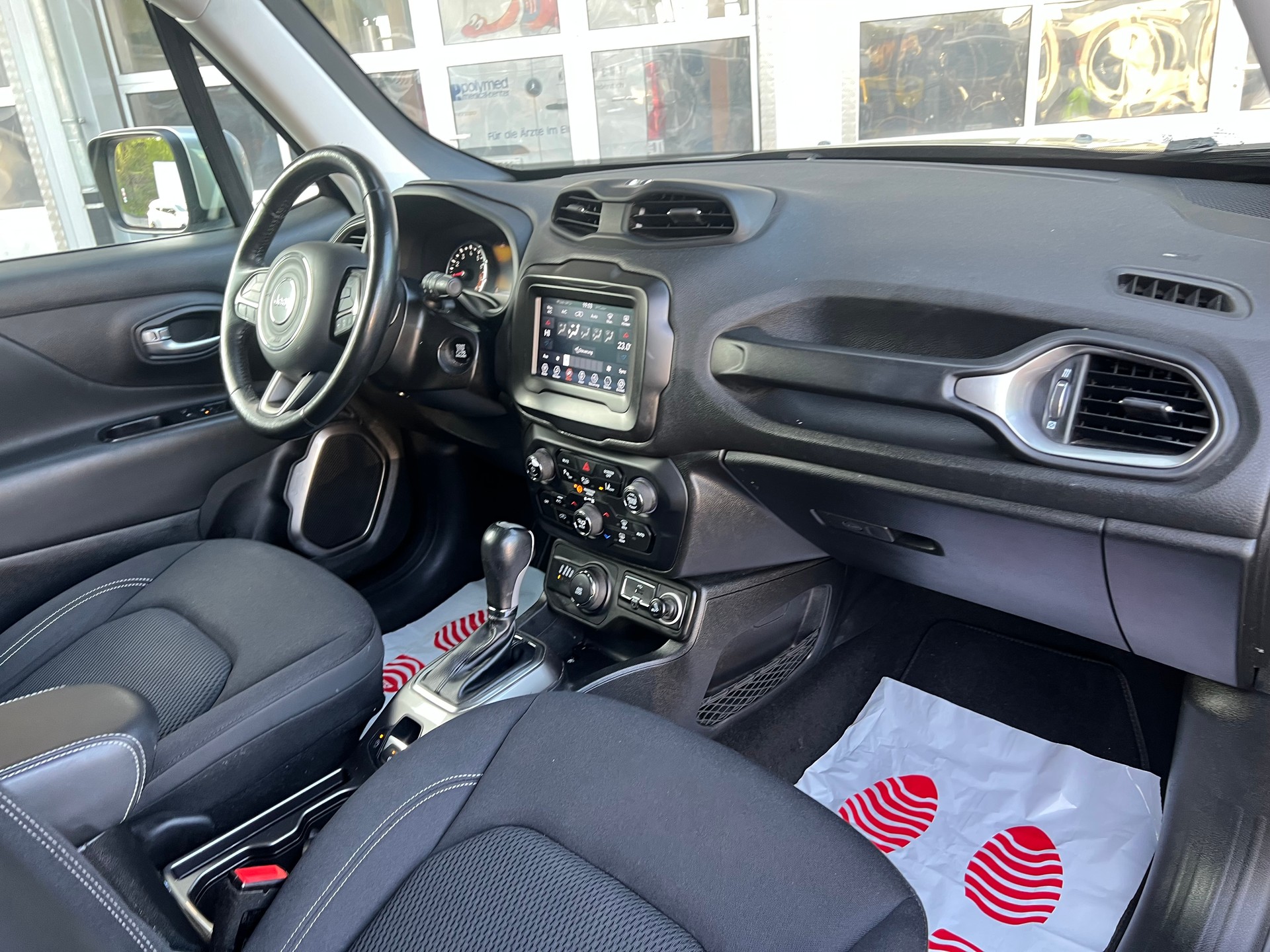 JEEP Renegade 1.4 Turbo Limited AWD-image-10