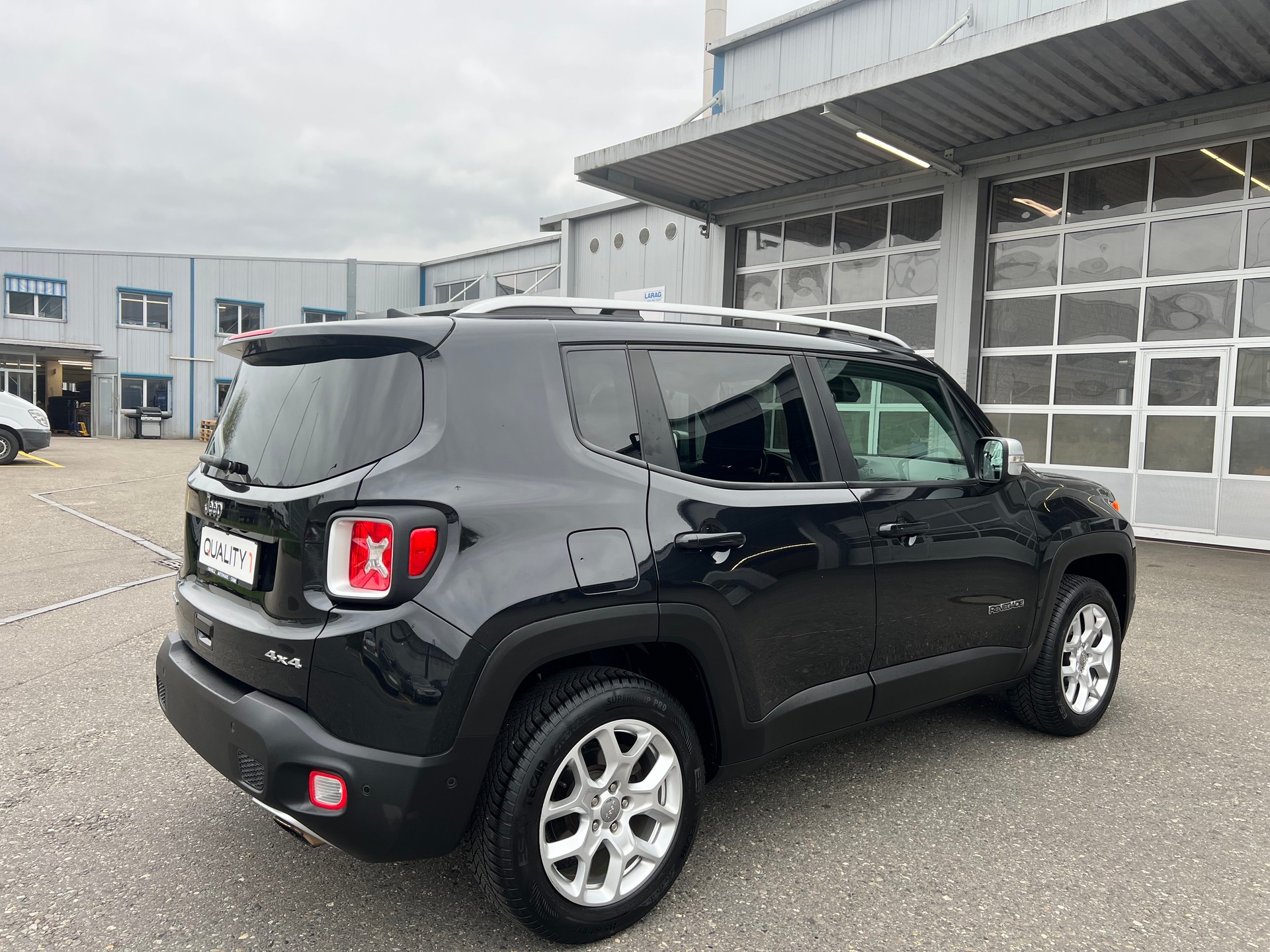 JEEP Renegade 1.4 Turbo Limited AWD-image-7