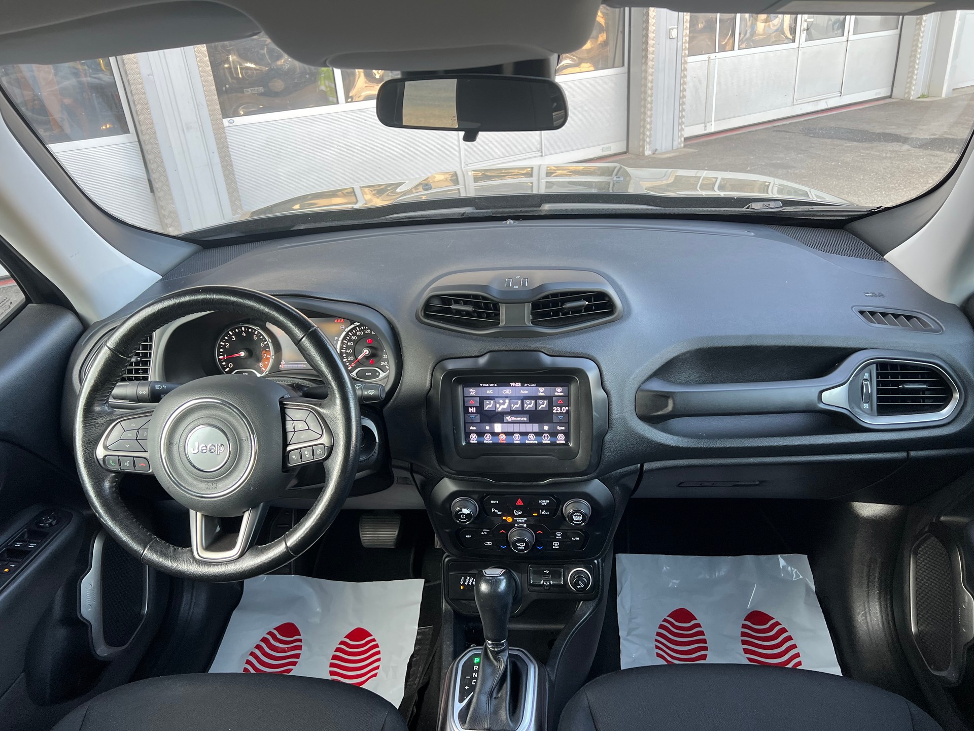 JEEP Renegade 1.4 Turbo Limited AWD-image-9