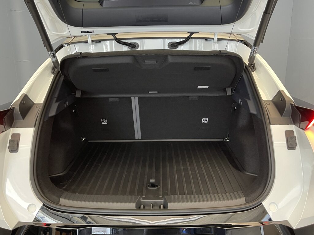 LYNK & CO 02 More-image-12