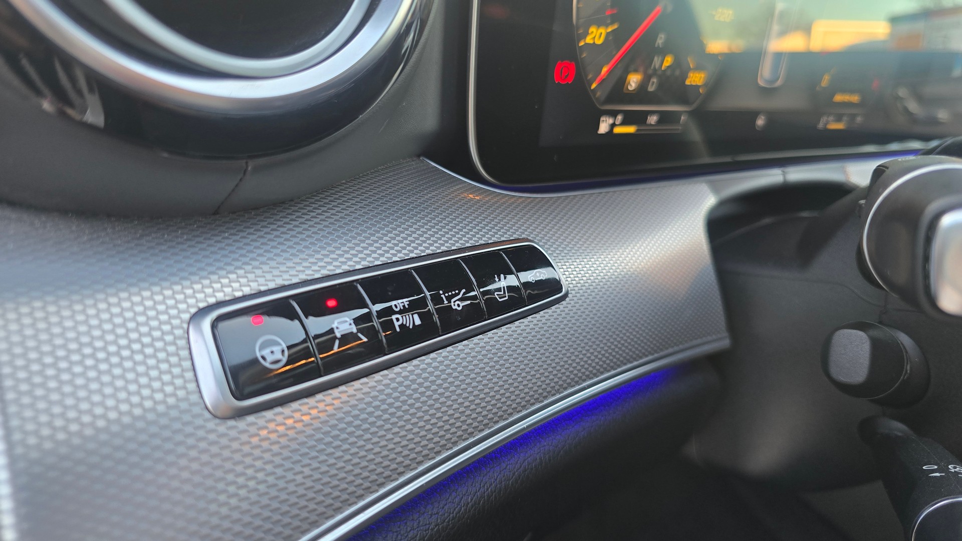 MERCEDES-BENZ E 43 AMG 4 Matic 9G-Tronic-image-16