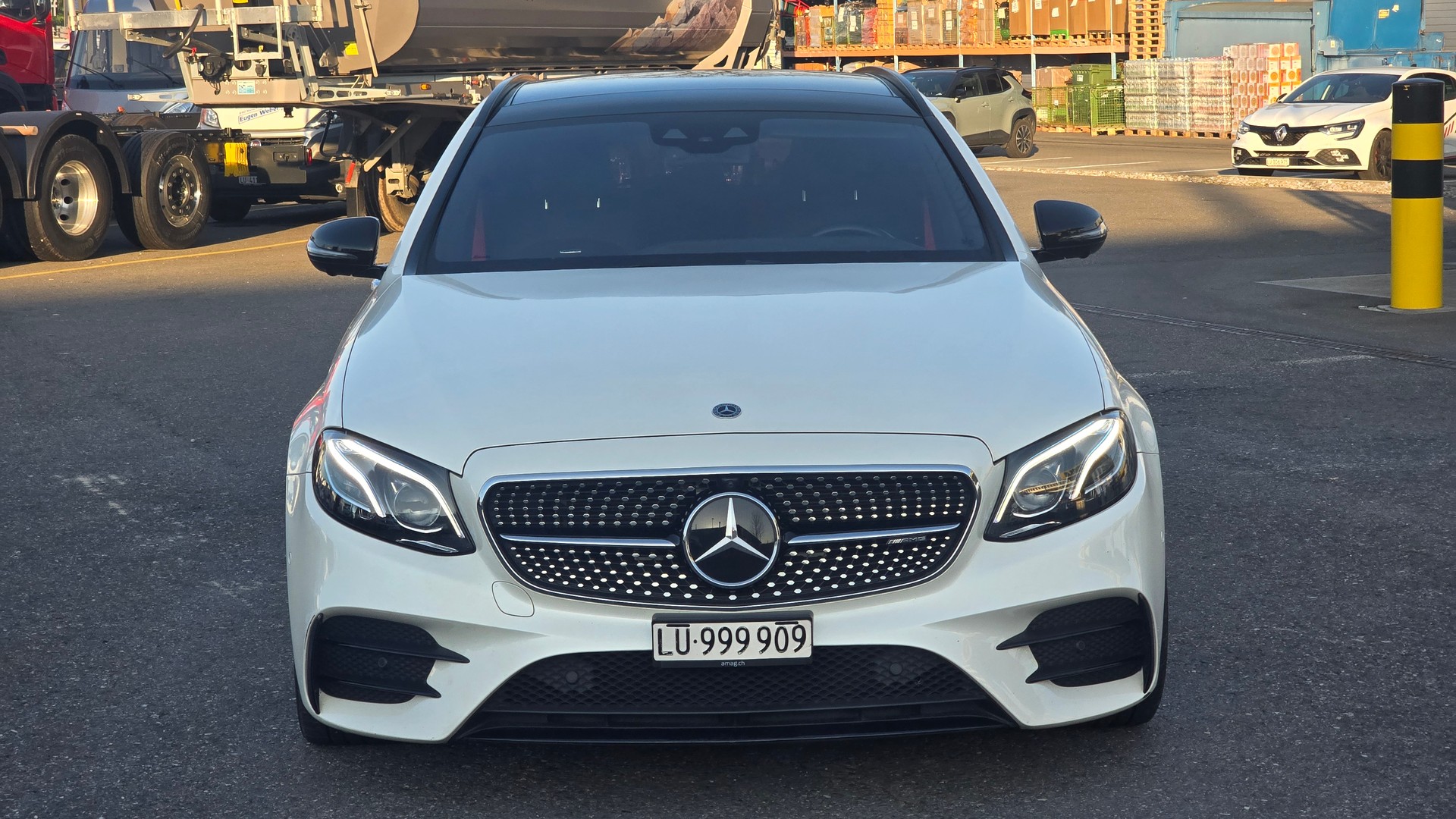MERCEDES-BENZ E 43 AMG 4 Matic 9G-Tronic-showroom-element-1