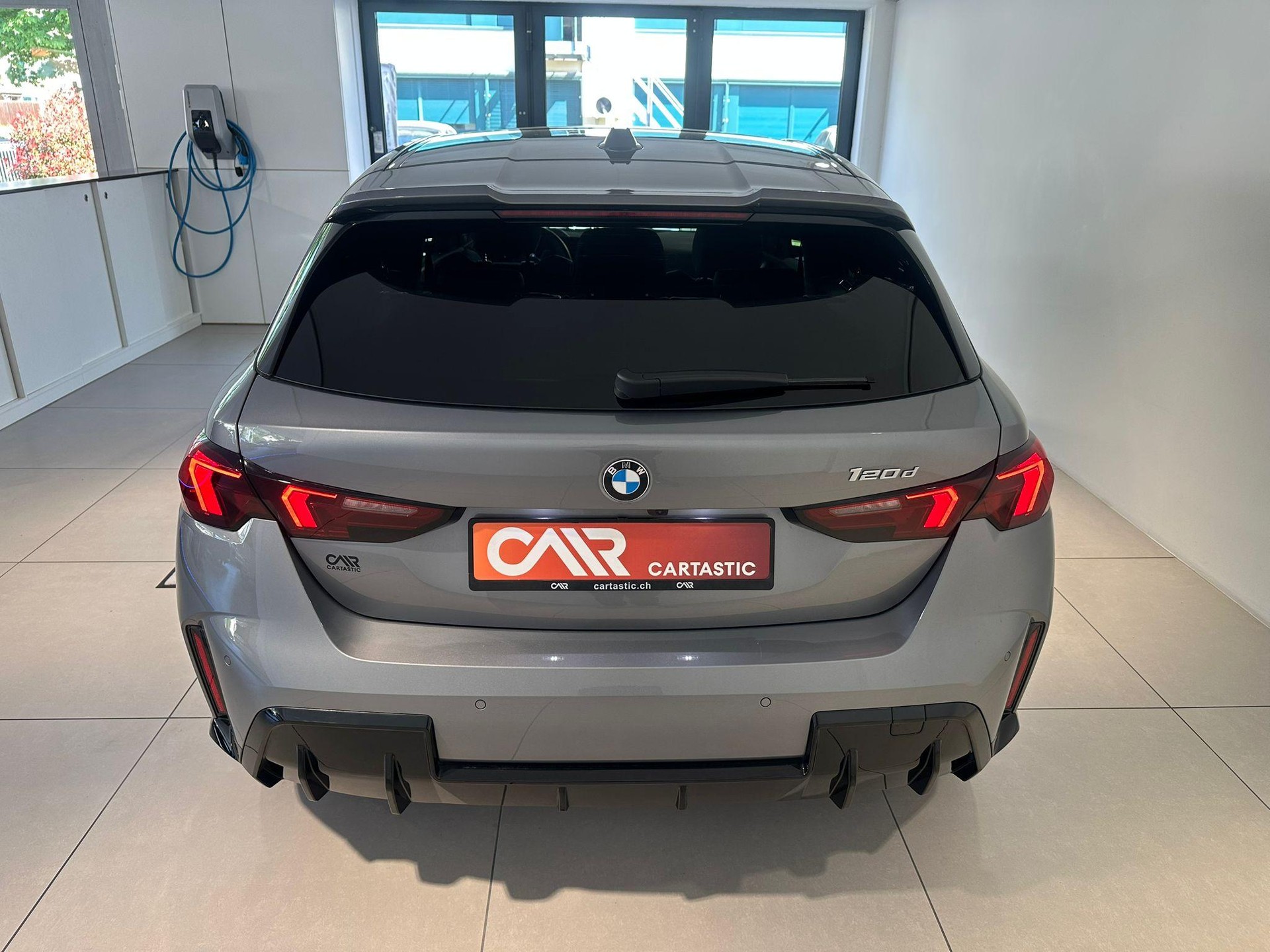 BMW 120d M-Sport Pro-image-4
