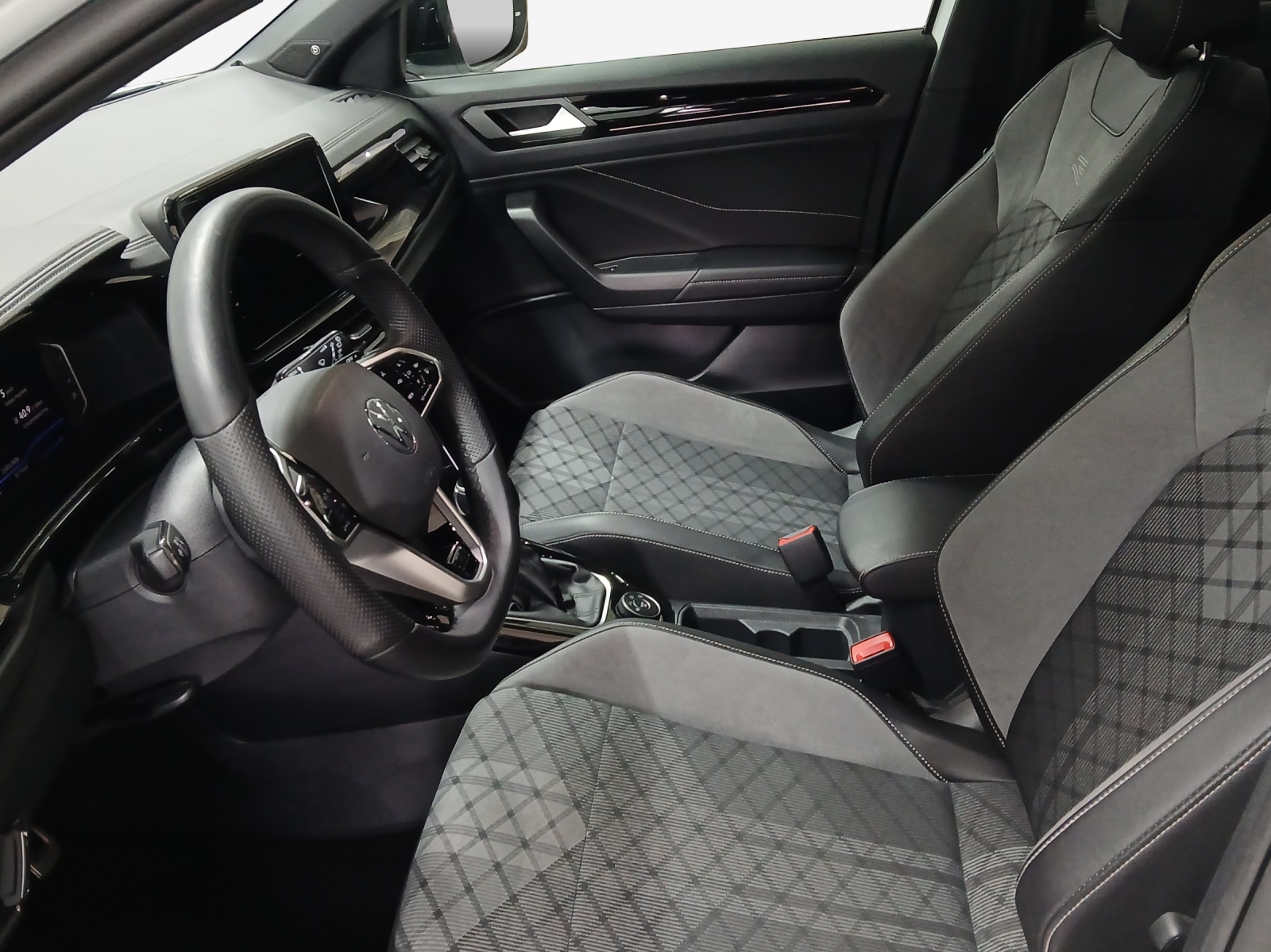 VW T-Roc 2.0 TSI R-Line DSG 4Motion-image-7