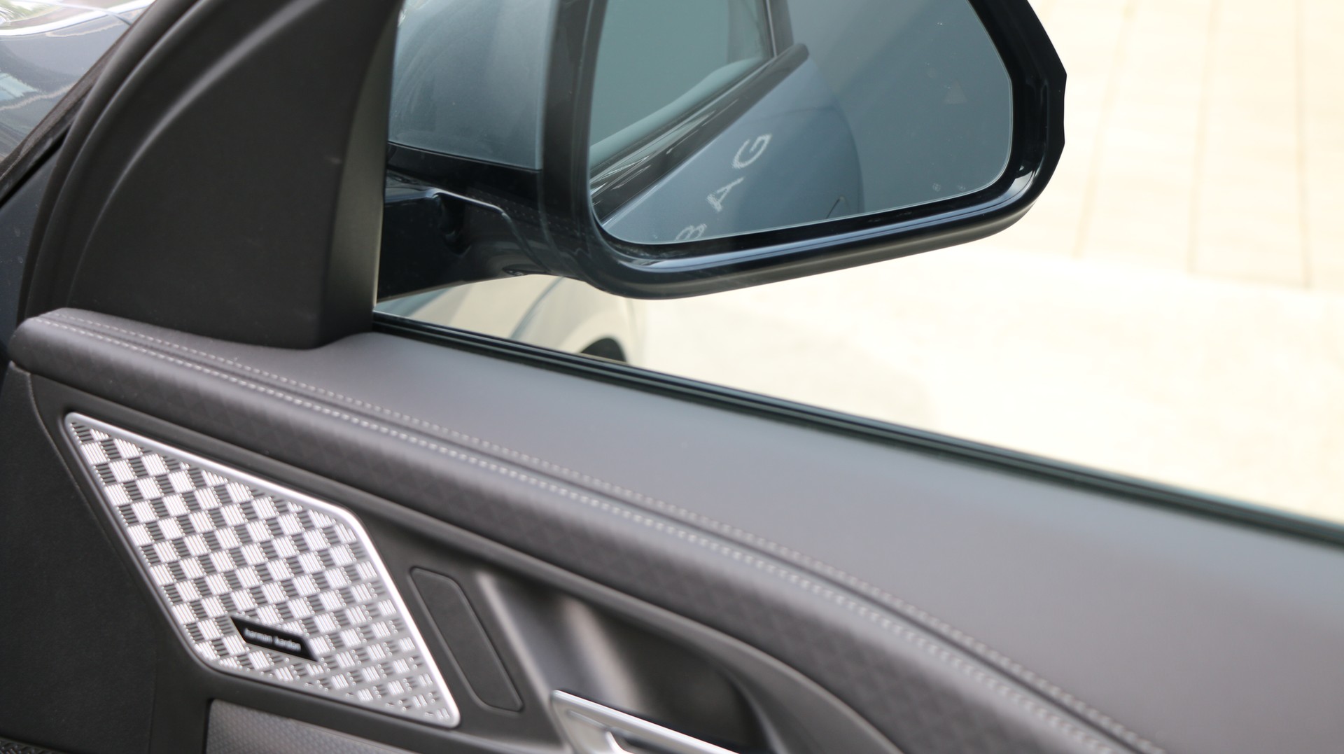 BMW iX2 xDrive 30 M Sport-image-20