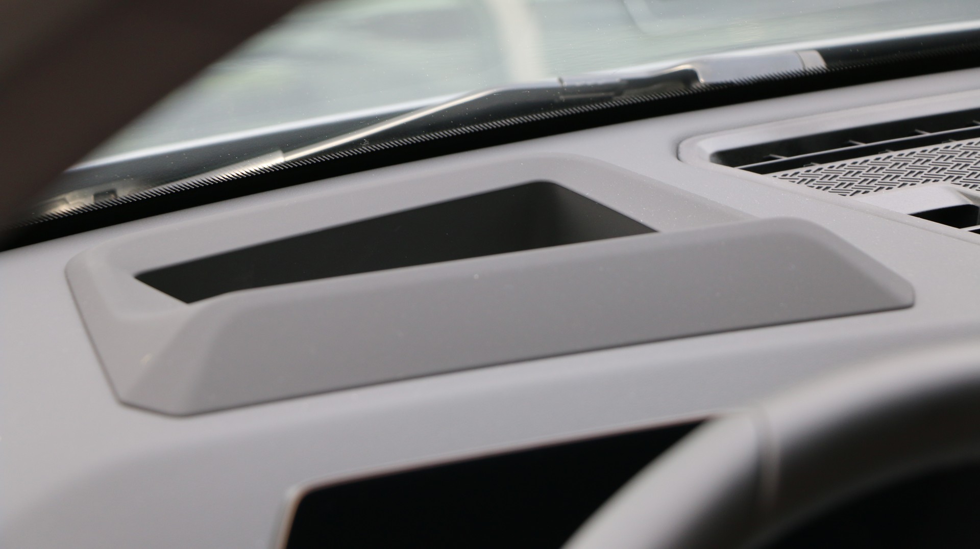 BMW iX2 xDrive 30 M Sport-image-11