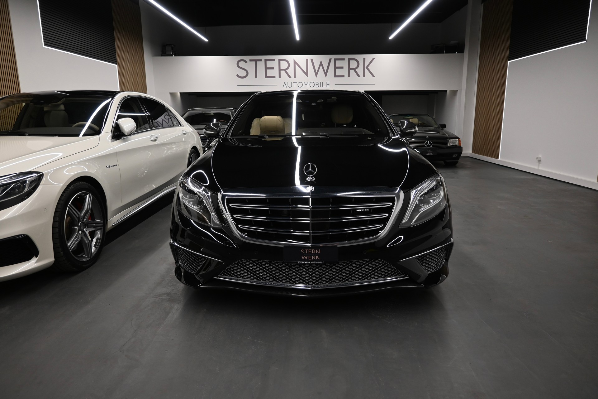 MERCEDES-BENZ S 65 AMG L 7G-Tronic-showroom-element-1
