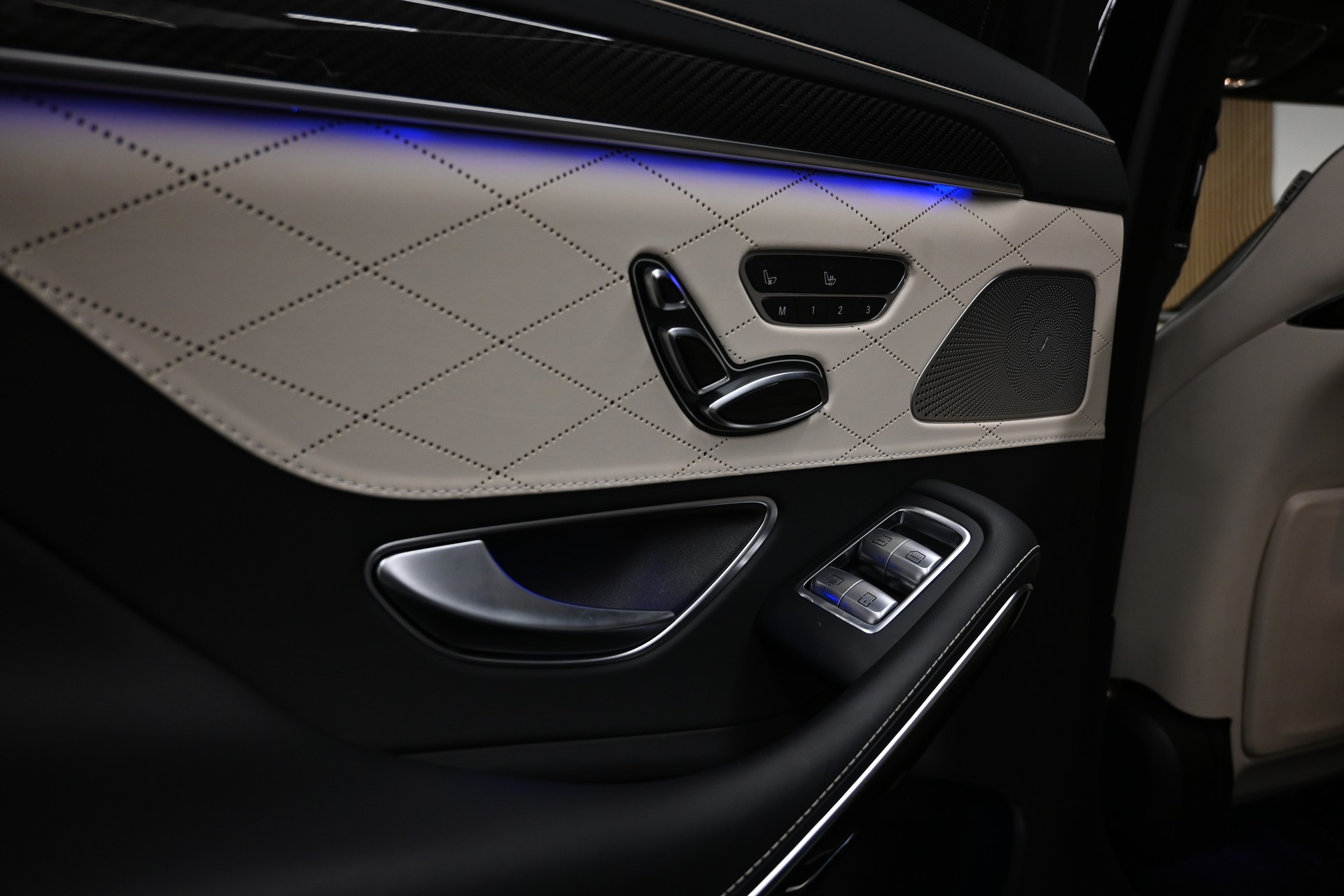 MERCEDES-BENZ S 65 AMG L 7G-Tronic-image-24